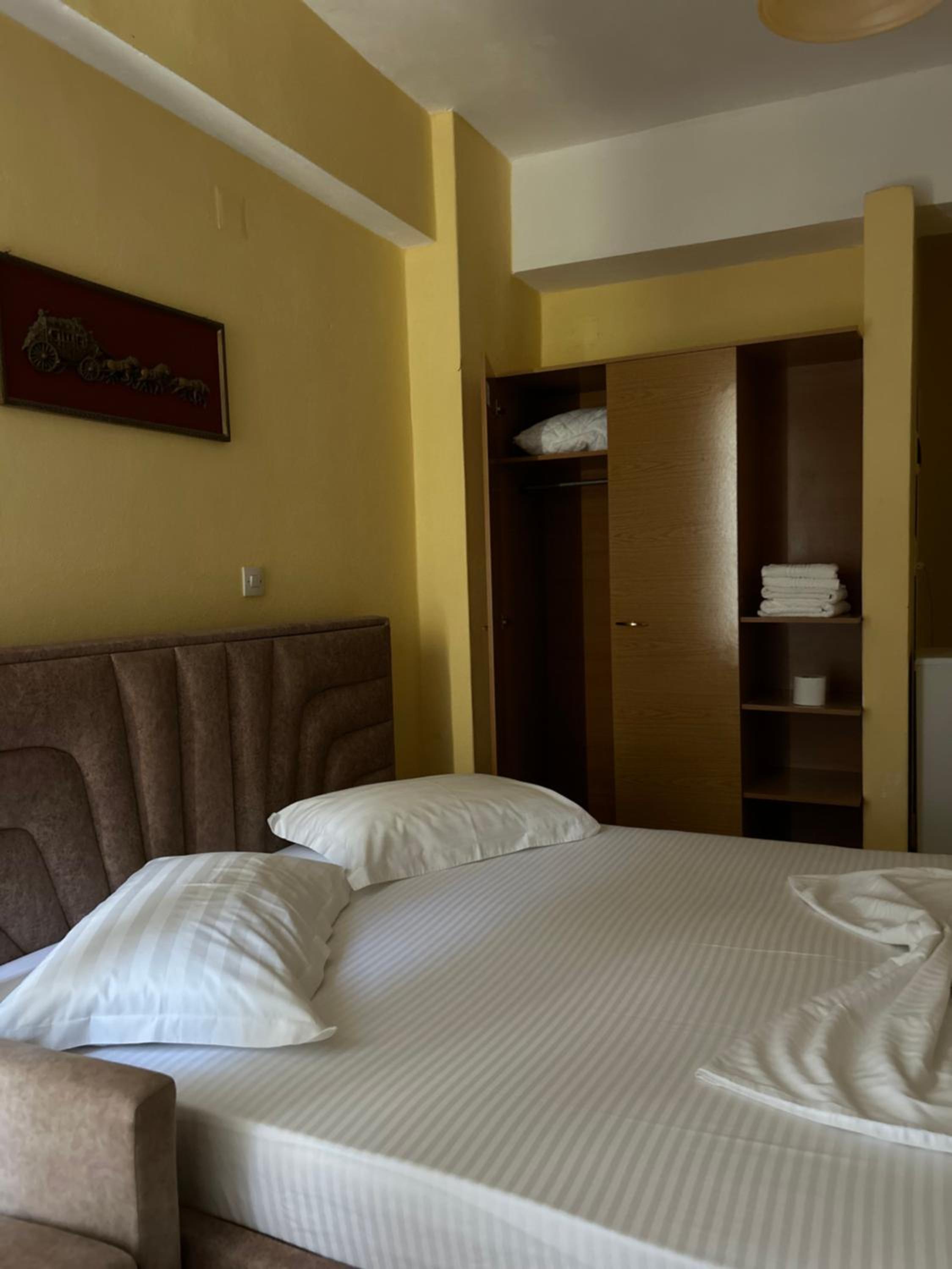 Areti Rooms Hotel