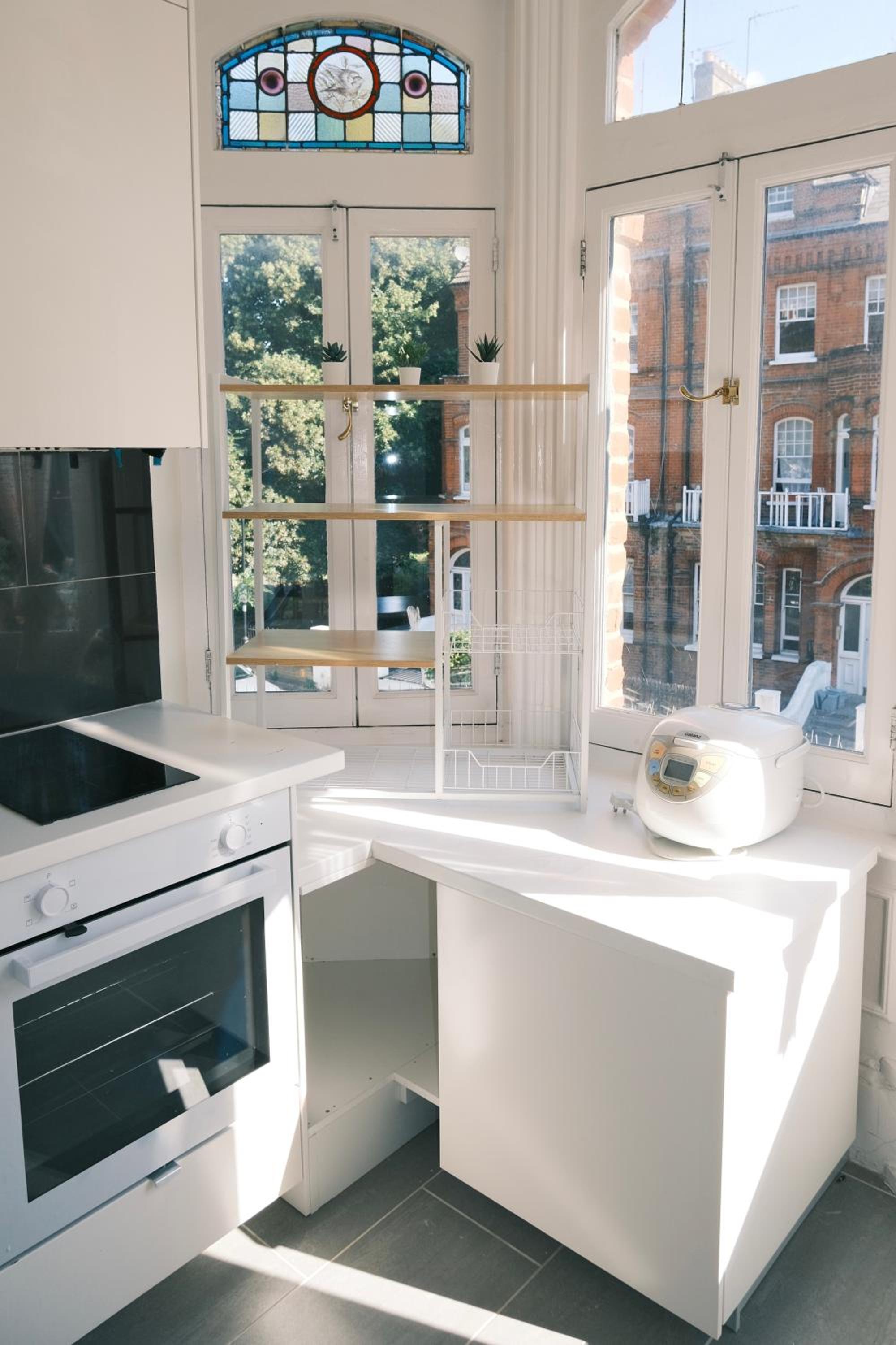 Kensington 1B1B with Sofa Double Bed Max 4 Guests