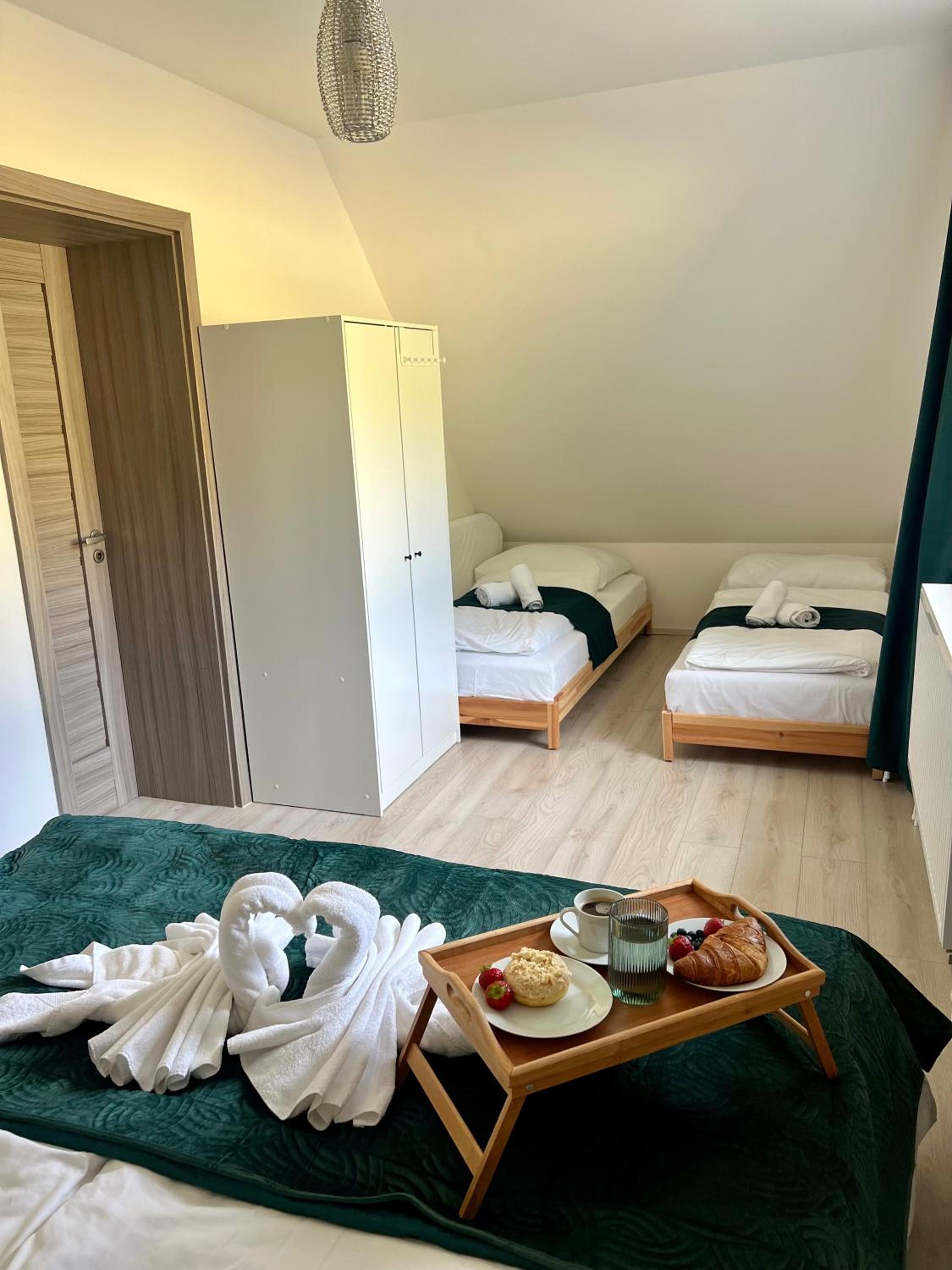 Forest retreat apartino - u lesa, parkování zdarma, Starlink 250 Mbs, terasa & grill, soukromé ohniště, nespresso, netflix
