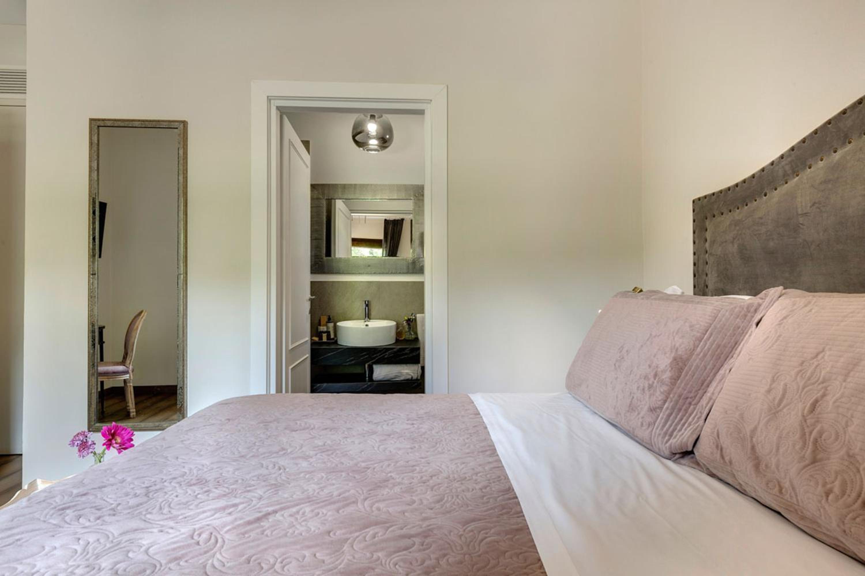 AMORE RENTALS - Villa Mia view 3
