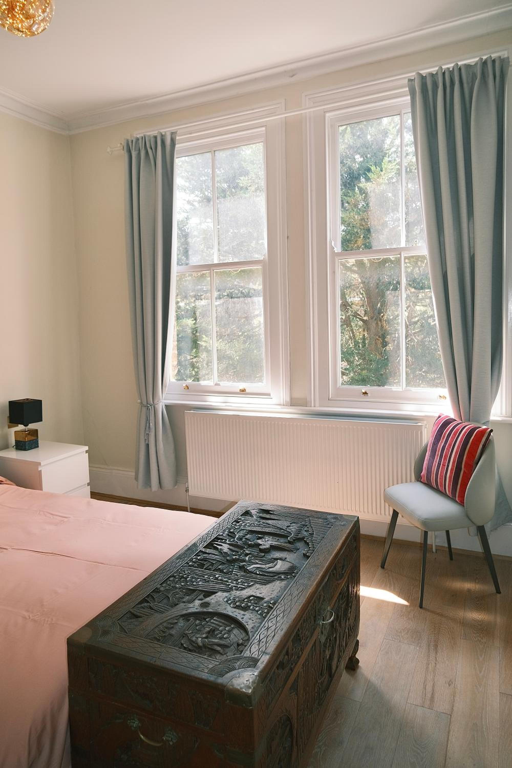 Kensington 1B1B with Sofa Double Bed Max 4 Guests