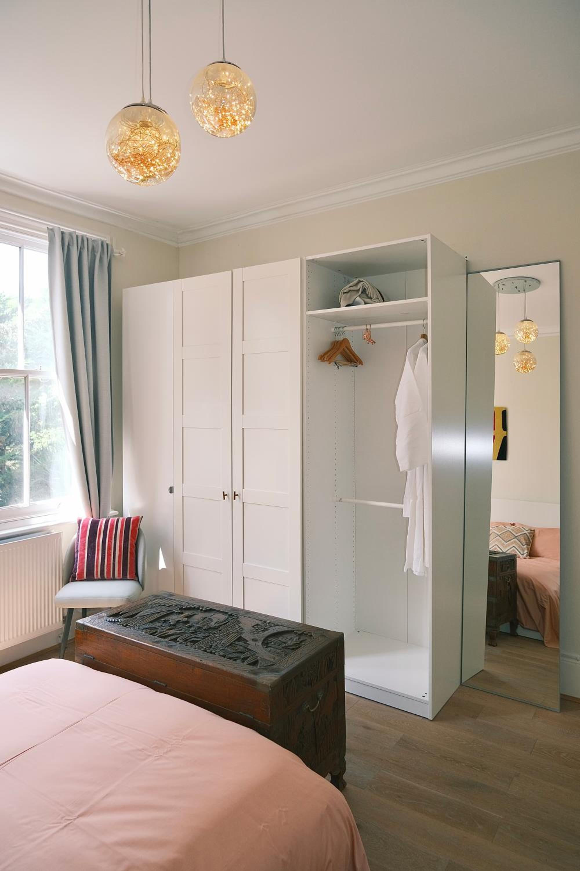 Kensington 1B1B with Sofa Double Bed Max 4 Guests