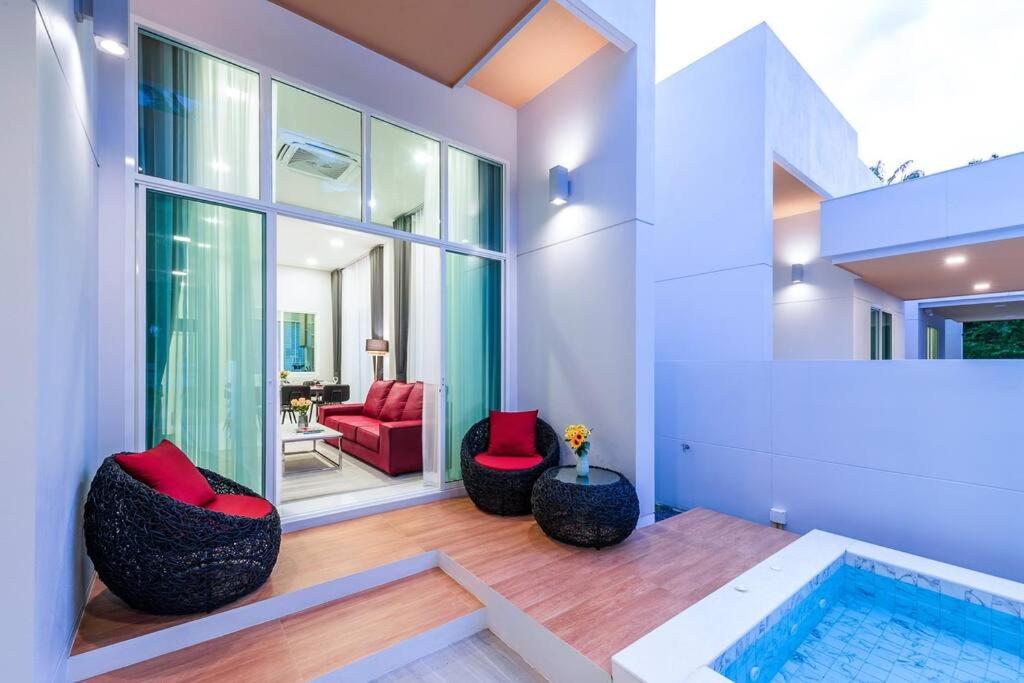 The Garnet Light Pool Villa Aonang