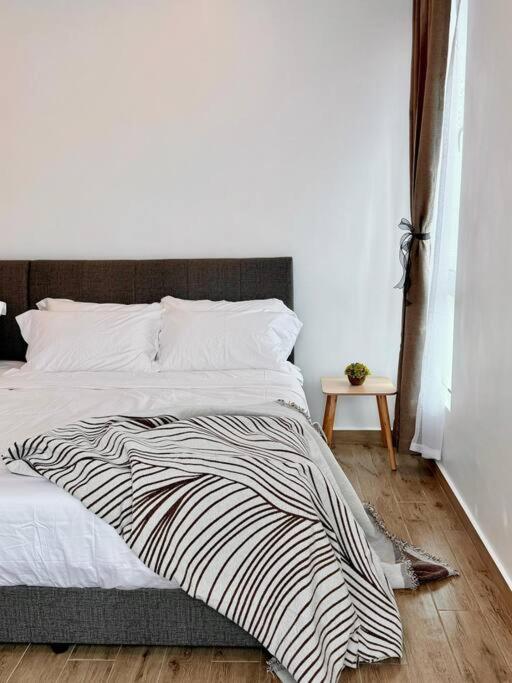 Ktn 3storey 25pax6bedr 8bathr June luxury house photo 2