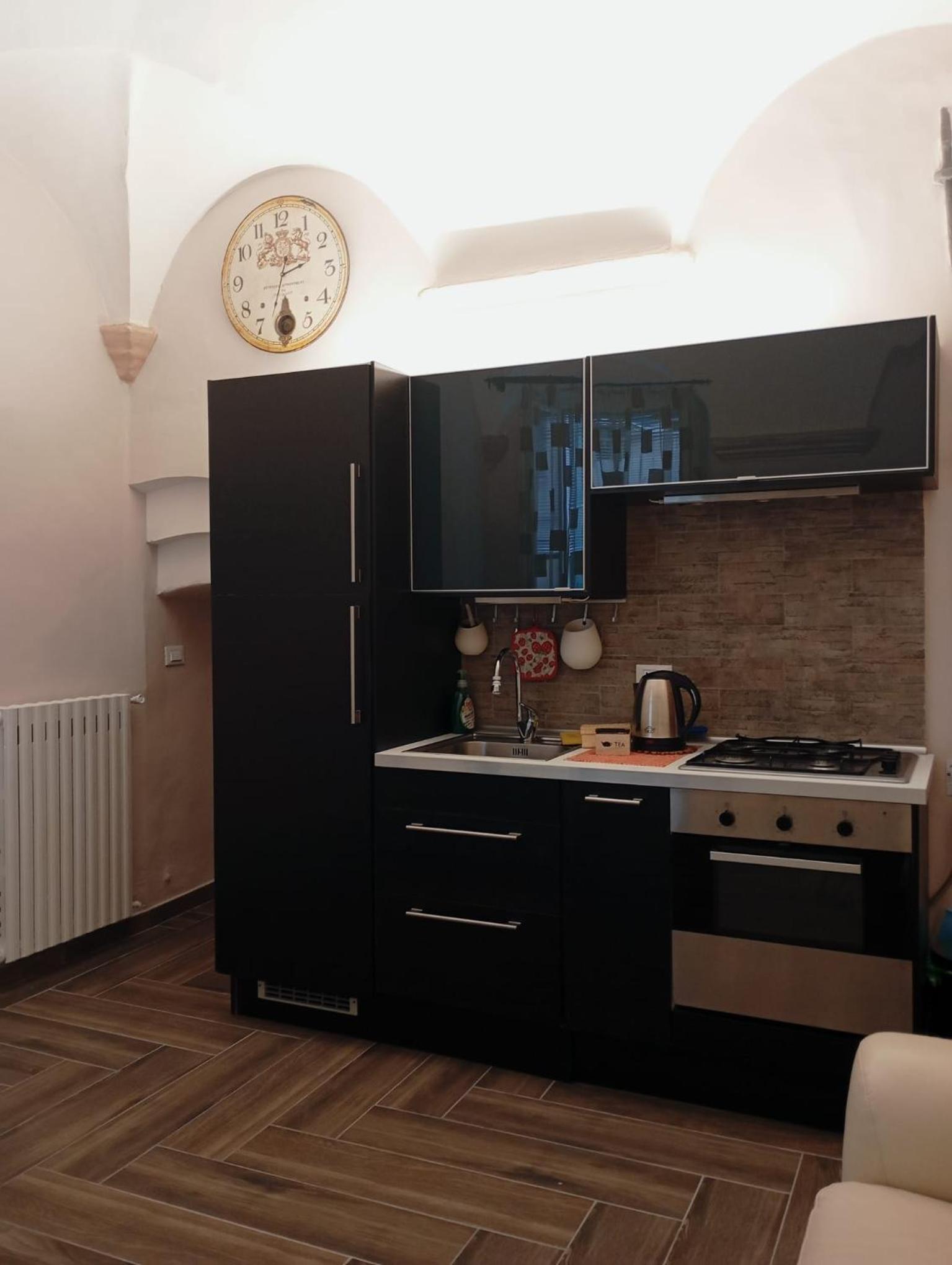 Una volta a vela en Sanremo — kitchen