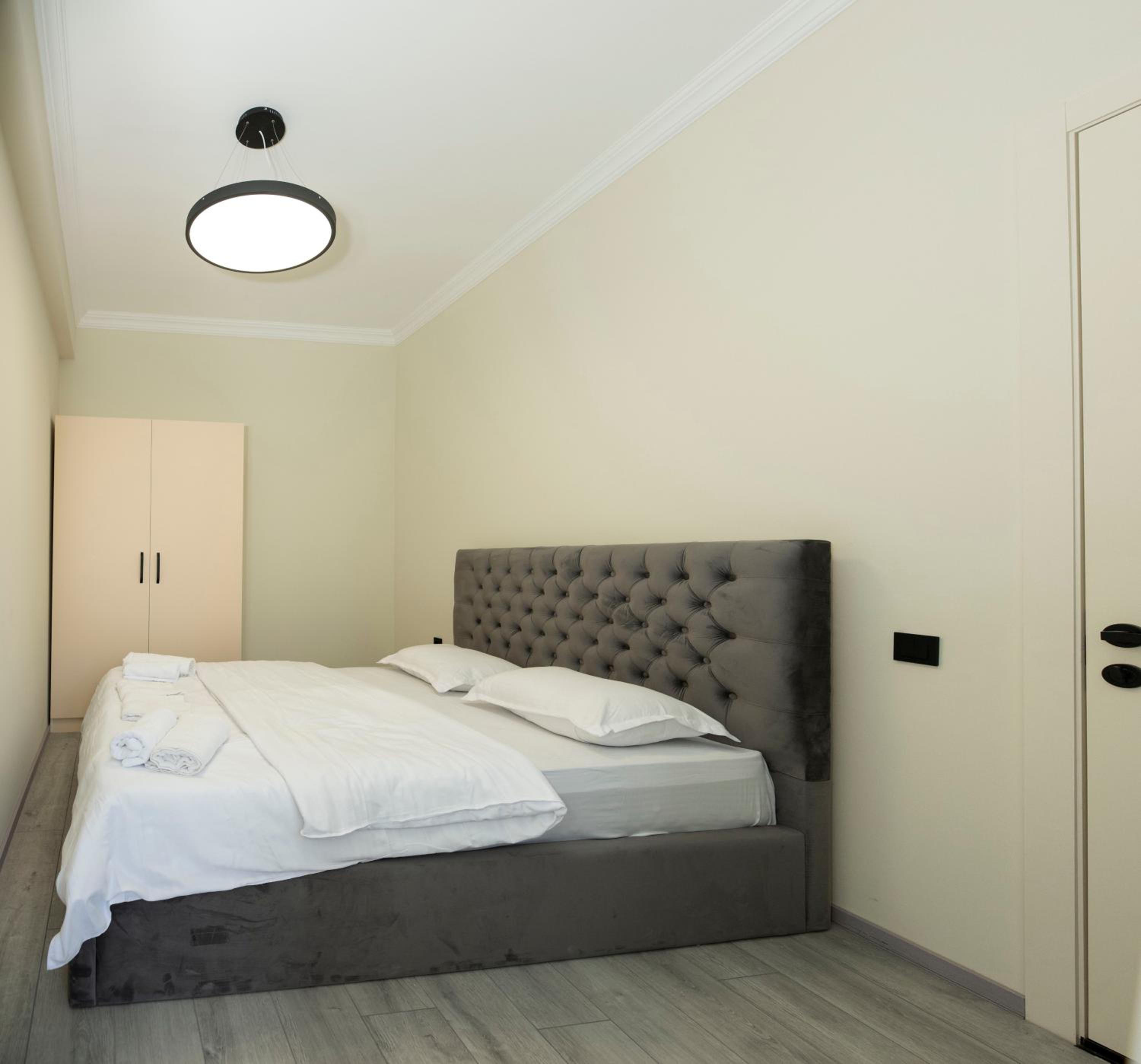 Avilion Apartments Tash 10 1 view 3