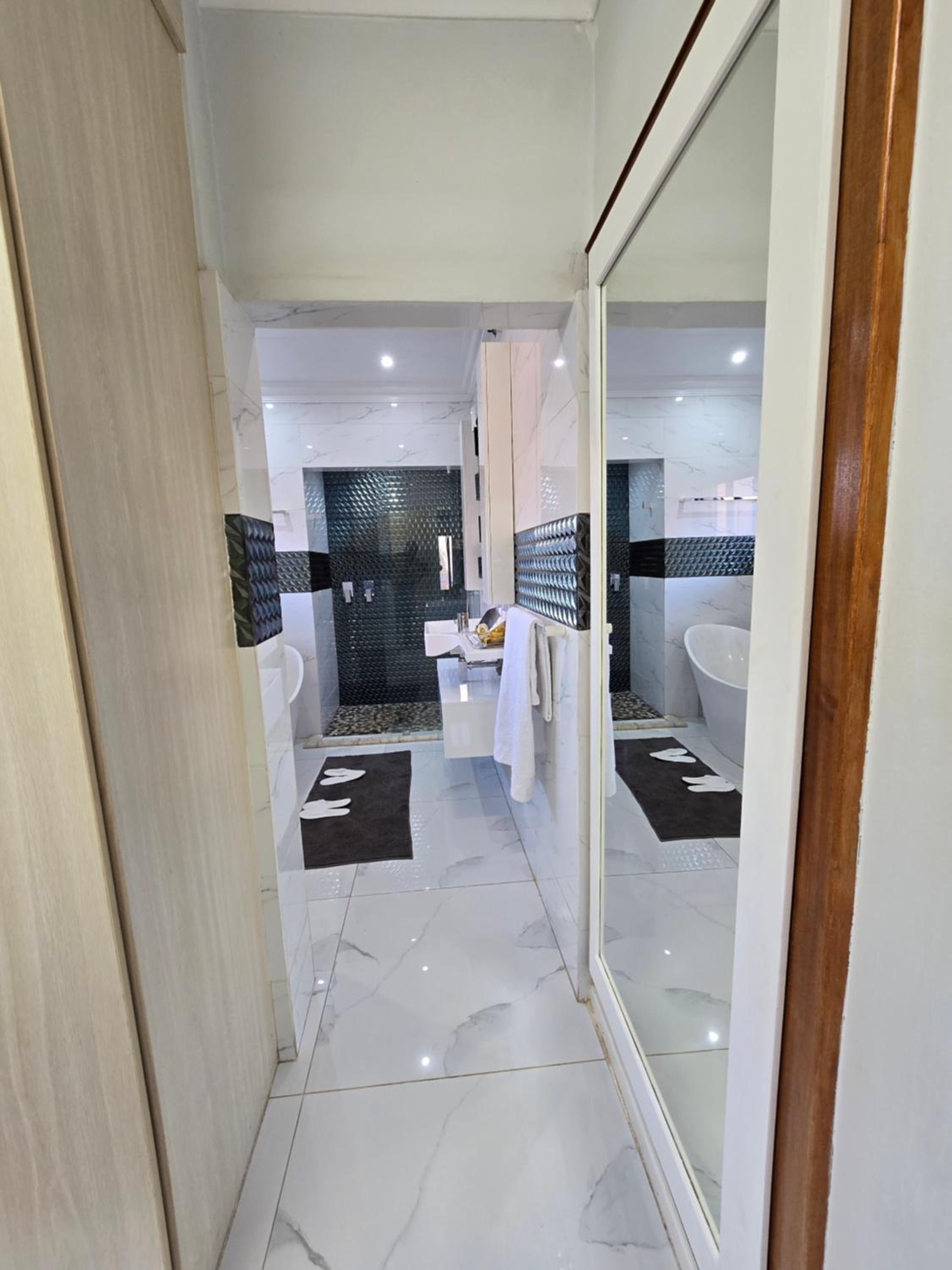 Photo 52