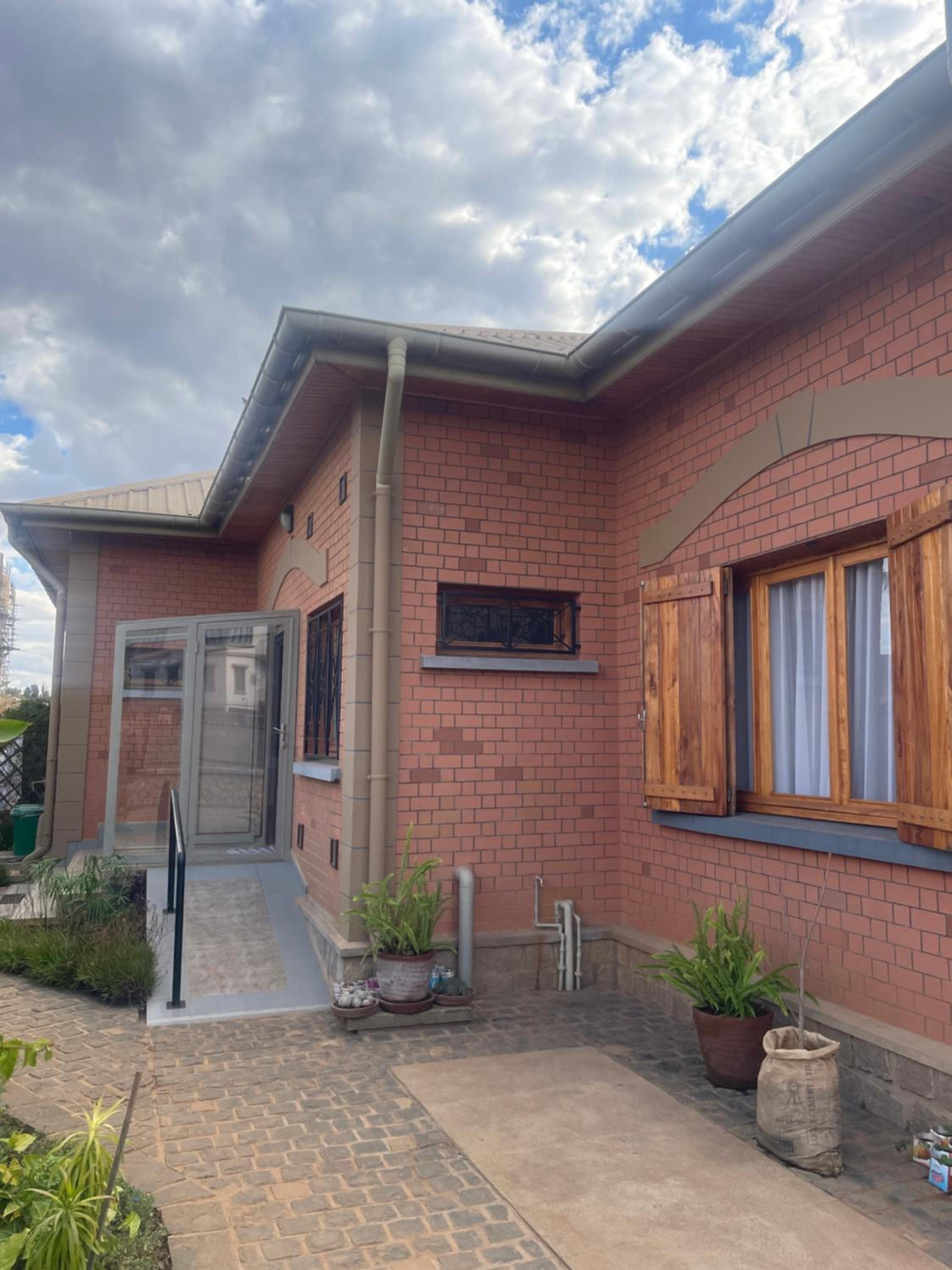 Excellentia 4 beds view 3