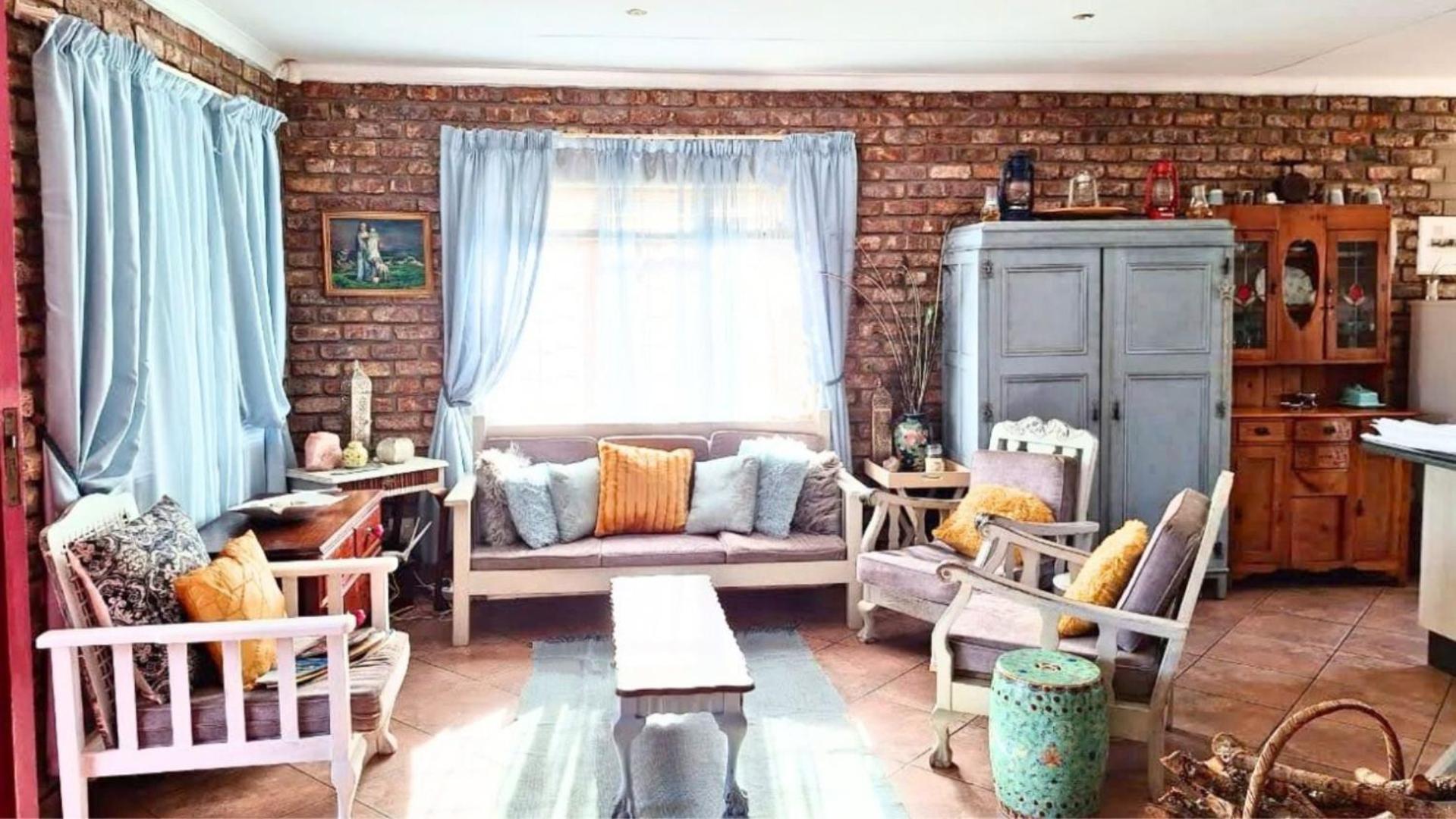 Boknesstrand Self-catering Accommodation Holiday Home - a Mermaids Cottage minutes to the beach, lagoon, shops & more! view 3