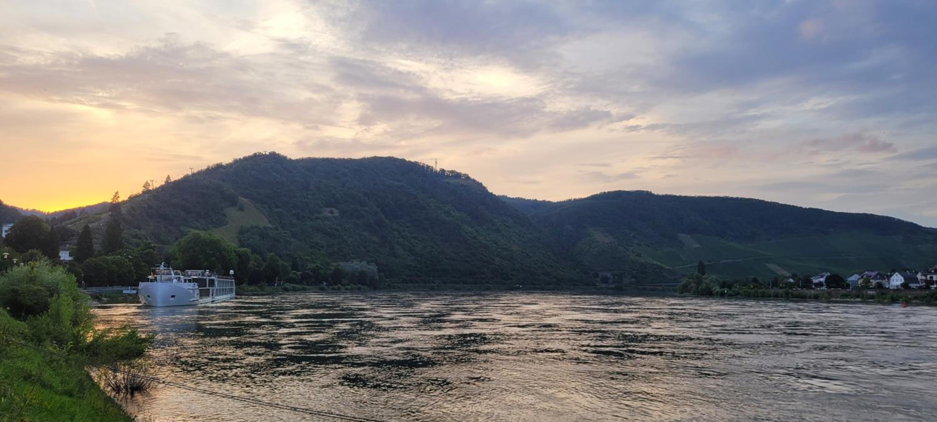 Urlaub am Rhein, Ferienwohnung mit Garten