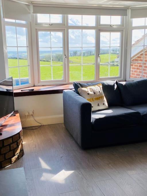 Valley Lodge 3 BR Retreat in Craigantlet Hills view 4
