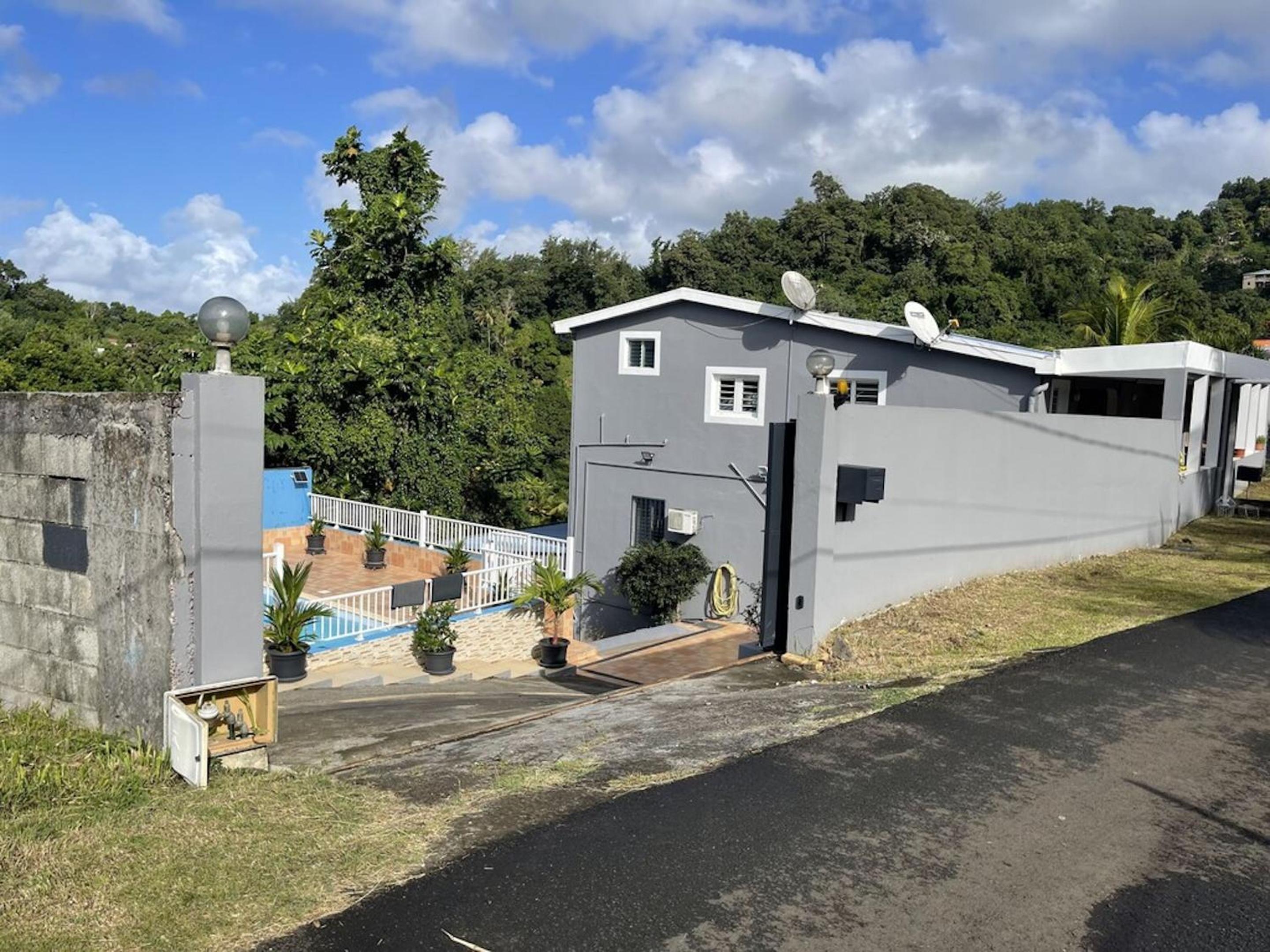 Villa charmante près de Saint-Esprit avec piscine privée view 5