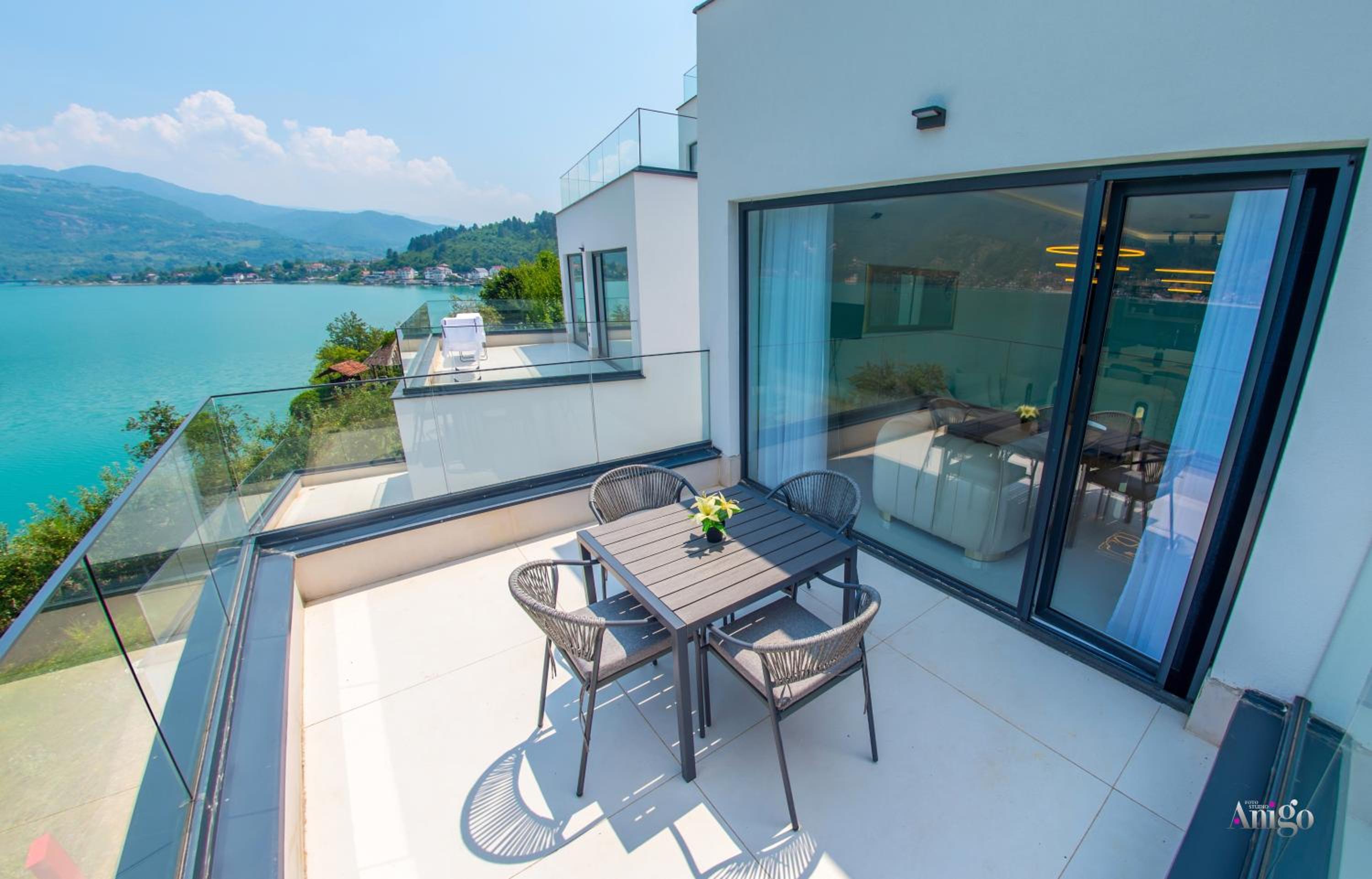 Royal Terrace Apartments