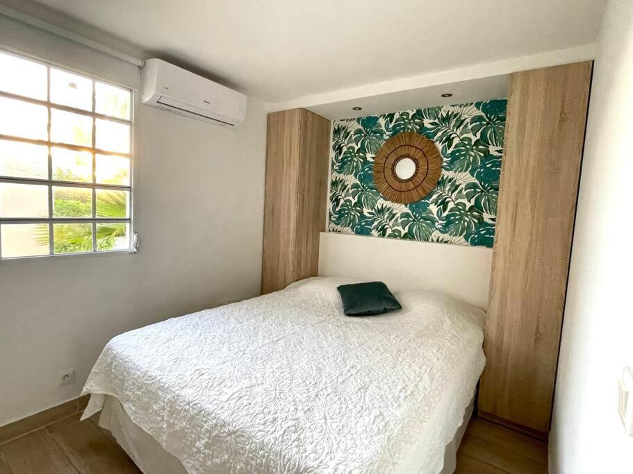 Côté Mer Wonderfull 2 bedrooms beachfront Nettle bay Beach Club view 5