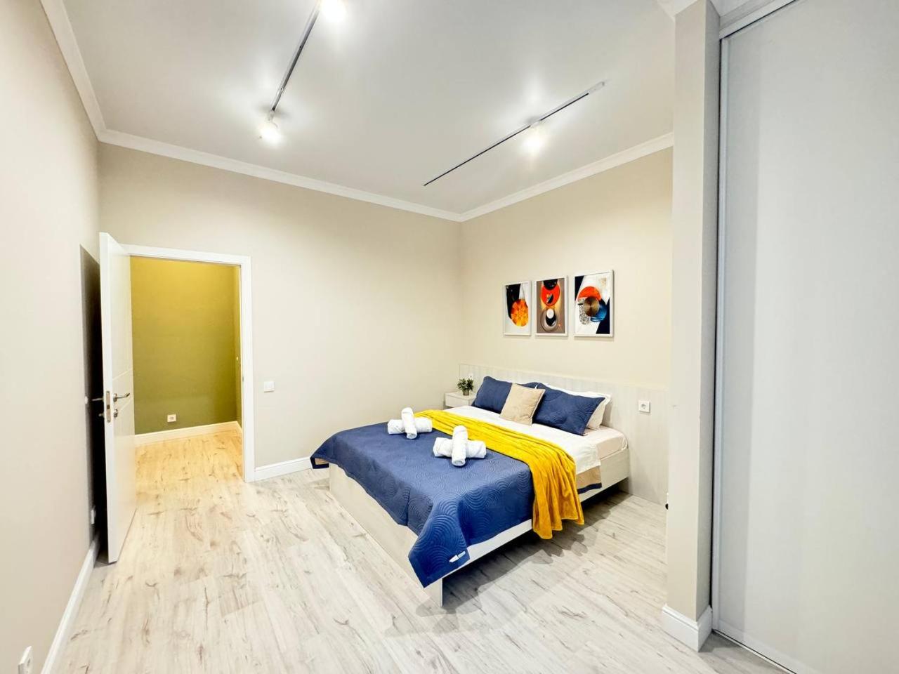 2 room AMIR near MEGA Shopping Mall flat 199 view 3