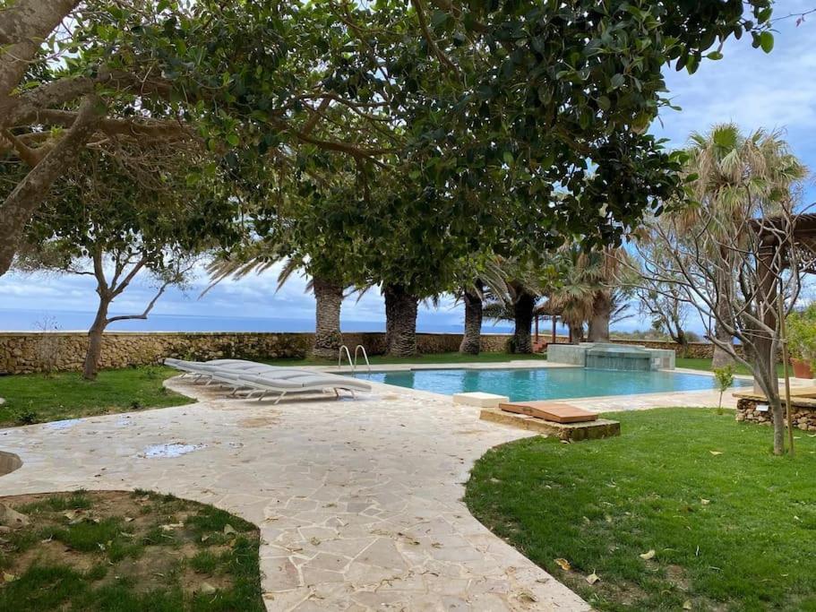 Traditional farmhouse with spectacular sea views