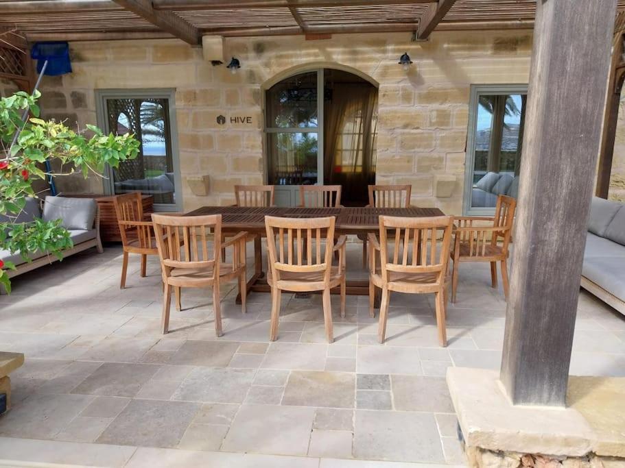 Traditional farmhouse with spectacular sea views