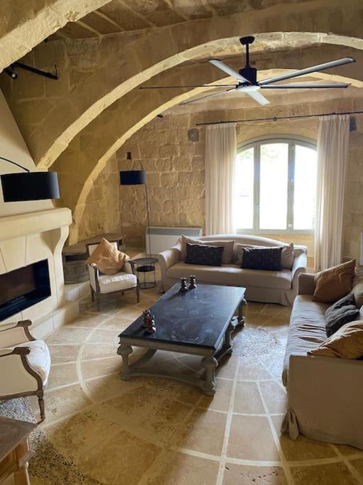 Traditional farmhouse with spectacular sea views
