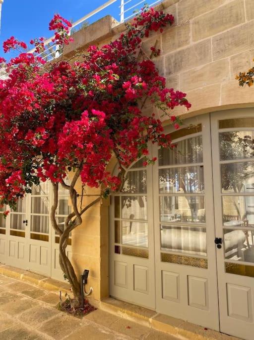 Traditional farmhouse with spectacular sea views