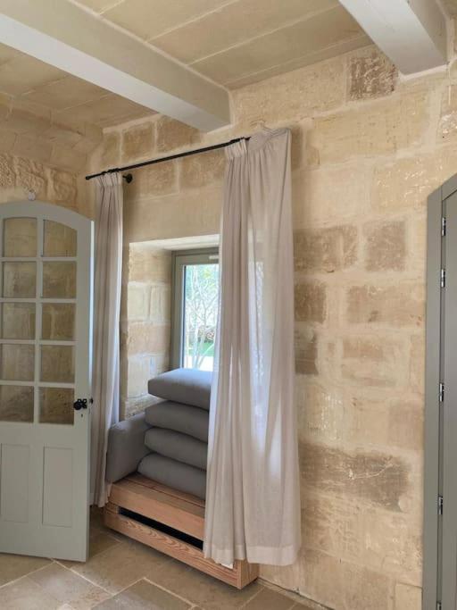 Traditional farmhouse with spectacular sea views