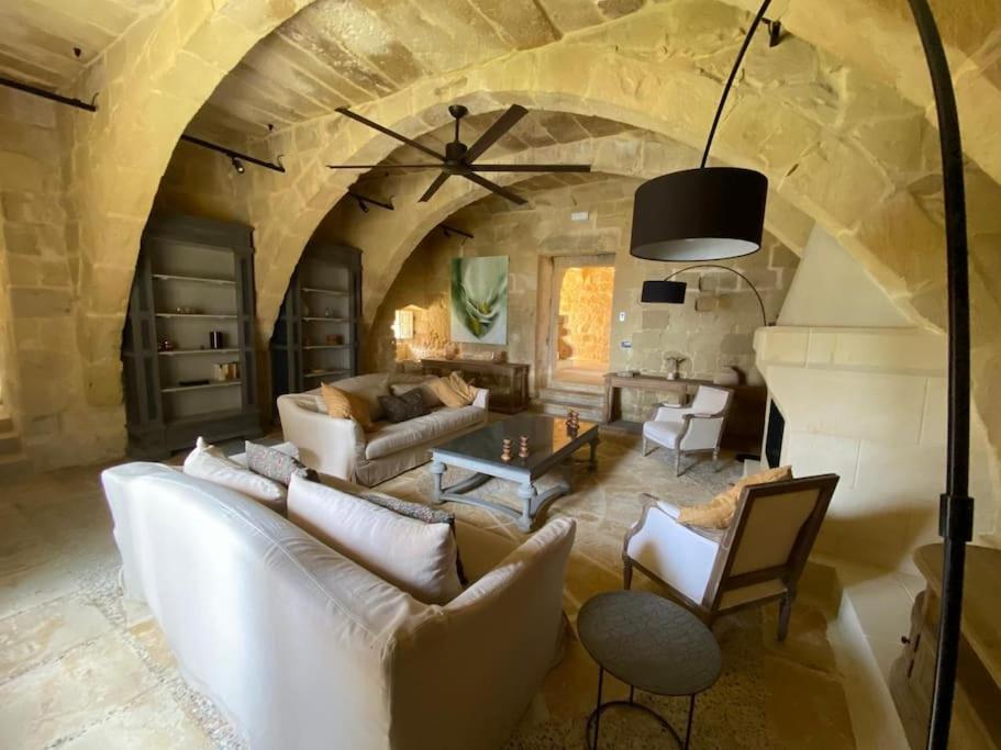 Traditional farmhouse with spectacular sea views