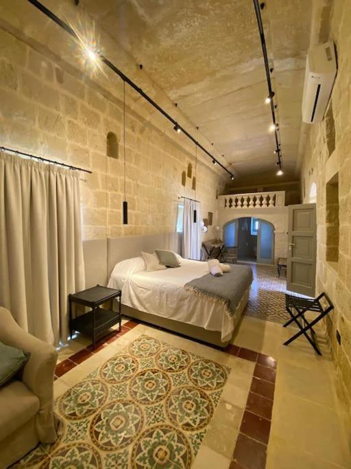 Traditional farmhouse with spectacular sea views