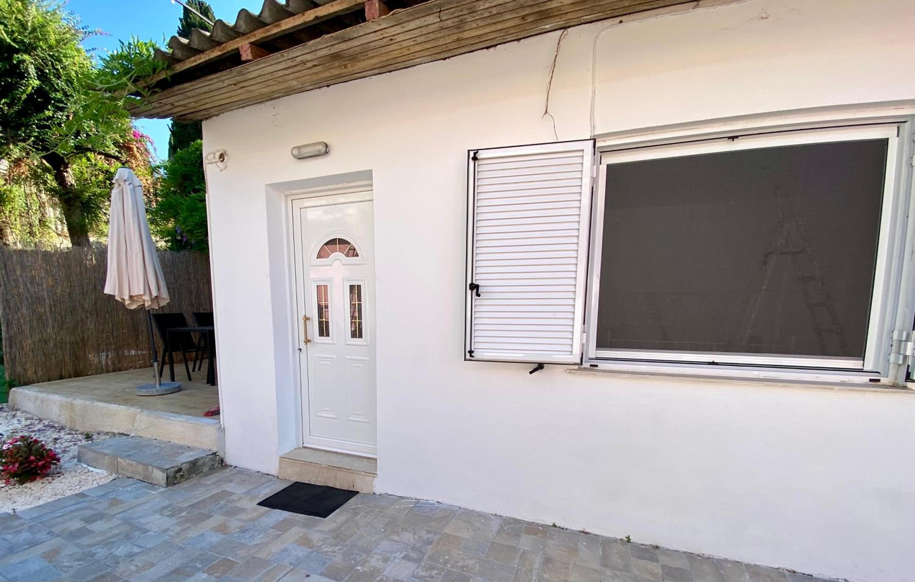 Batis Breeze Studio