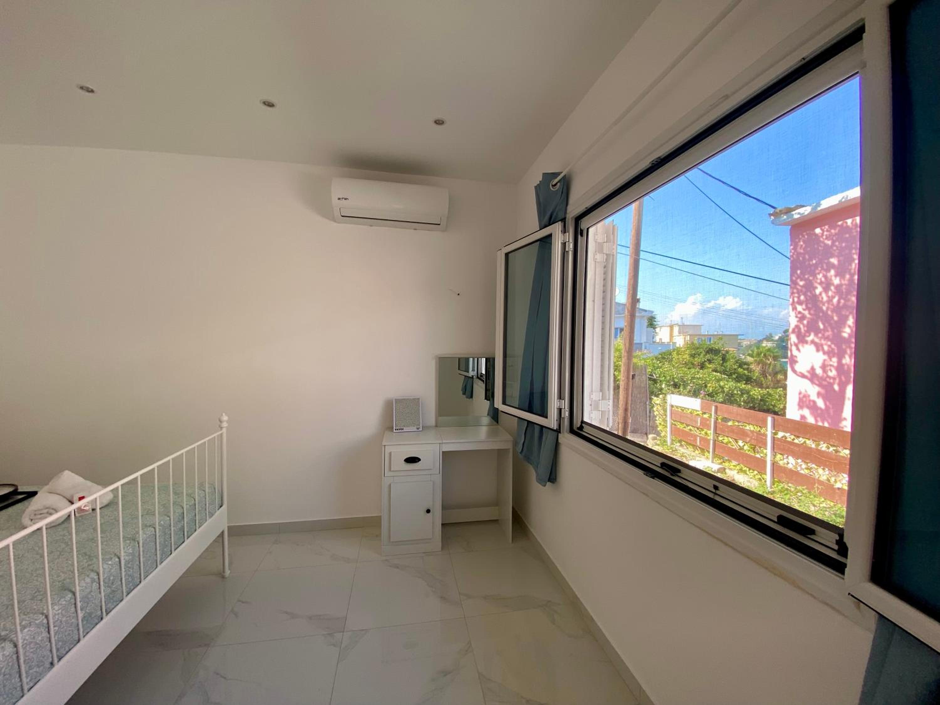 Batis Breeze Studio