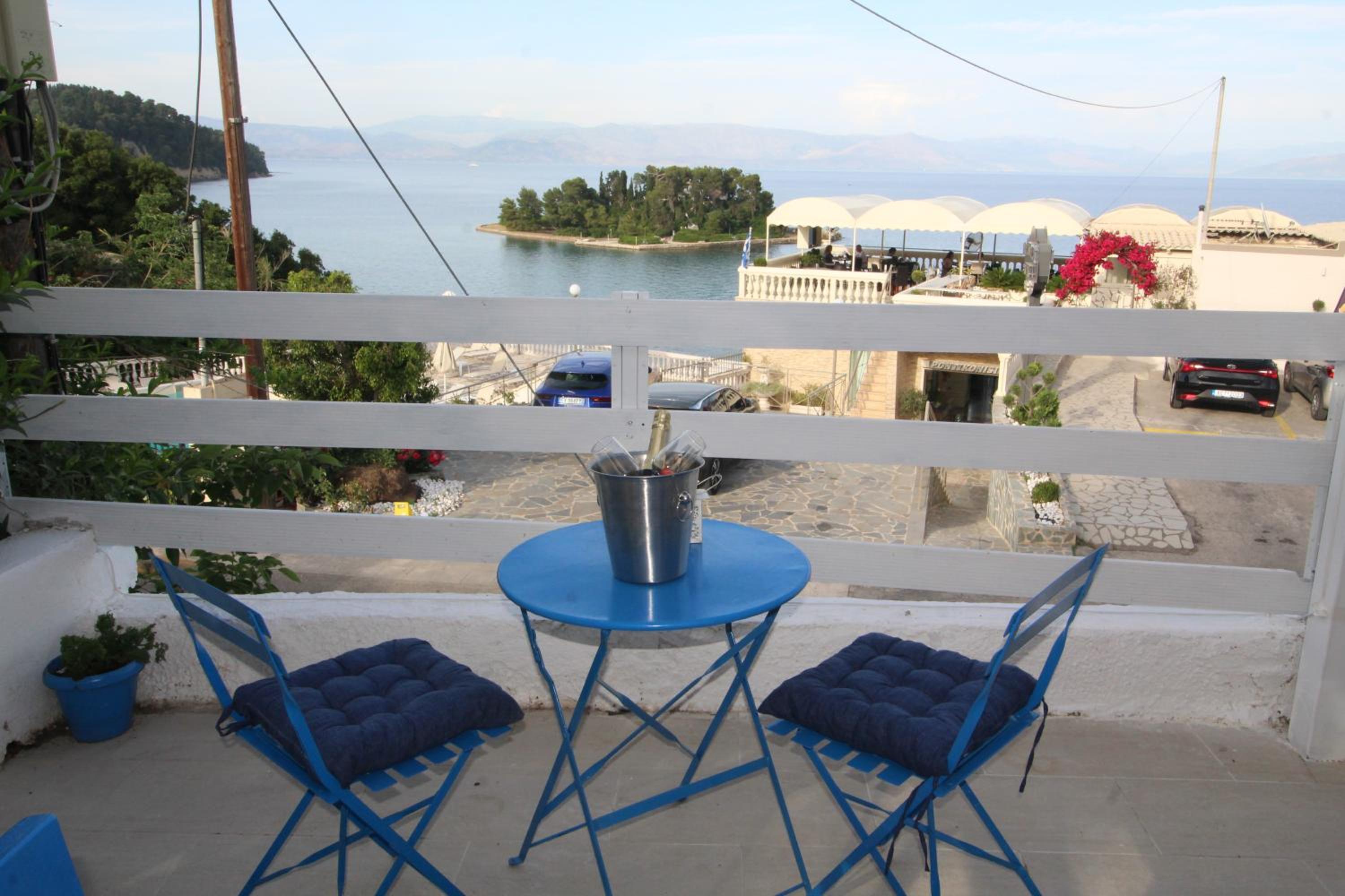 Batis Breeze Studio