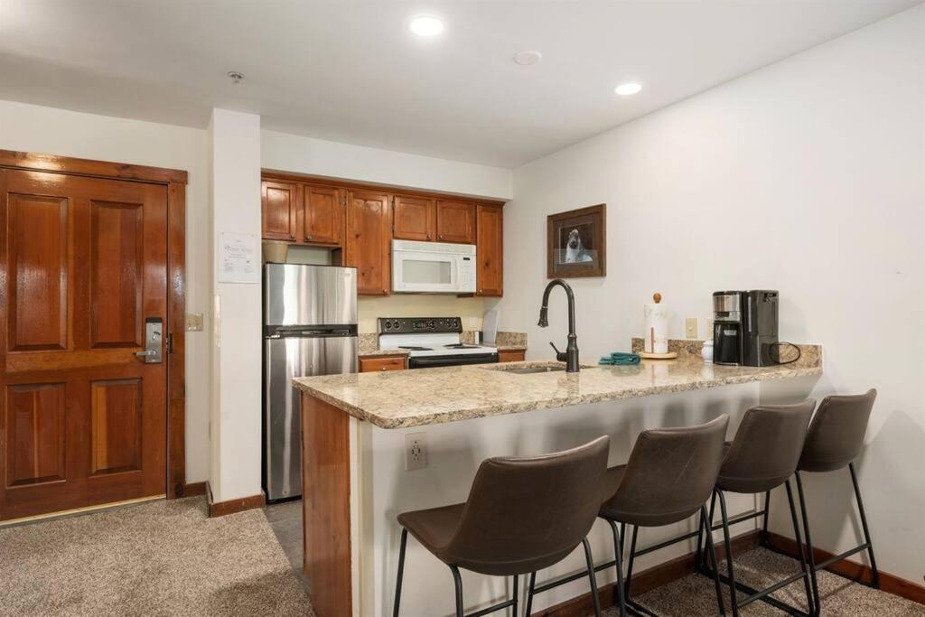 Ski-InOut Condo, Garage, Hot Tub, Snowshoe Resort view 5