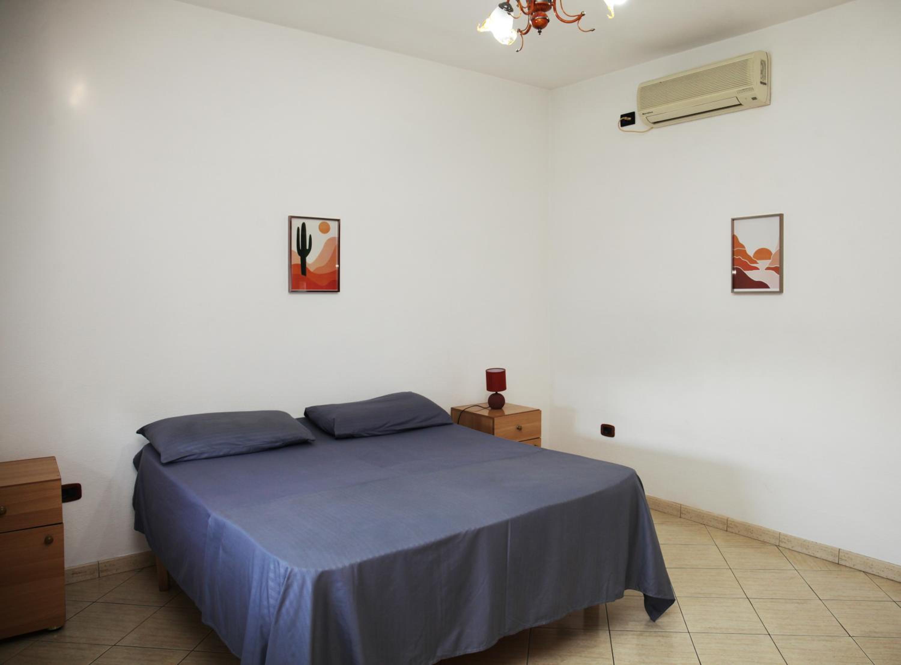 Sunny 2 BR Near City Center