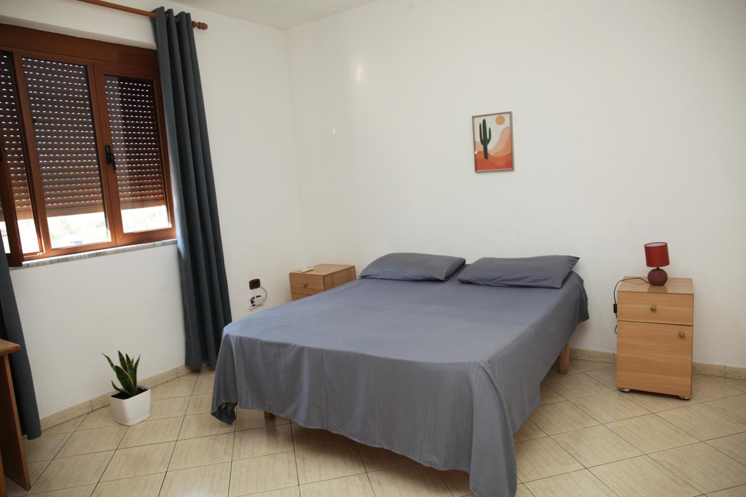 Sunny 2 BR Near City Center