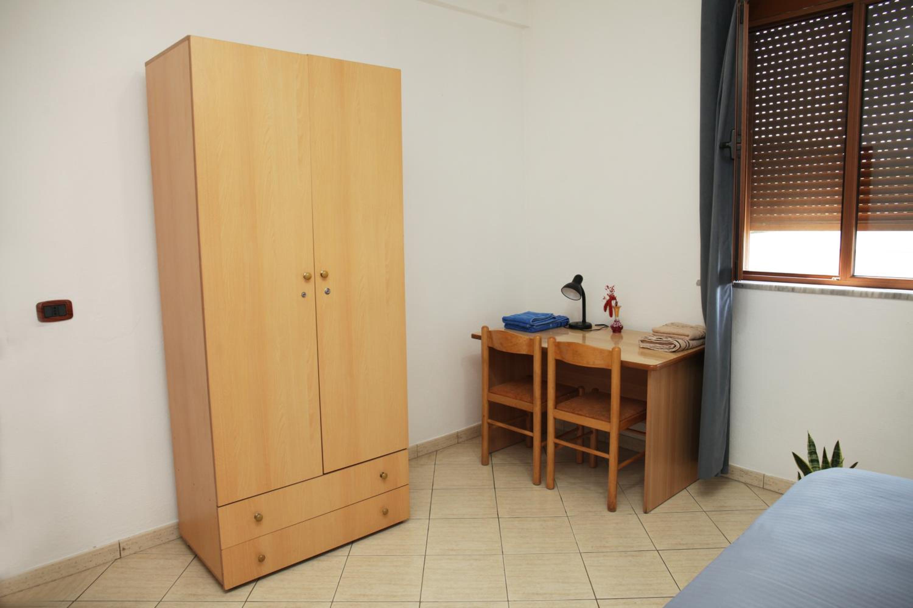 Sunny 2 BR Near City Center