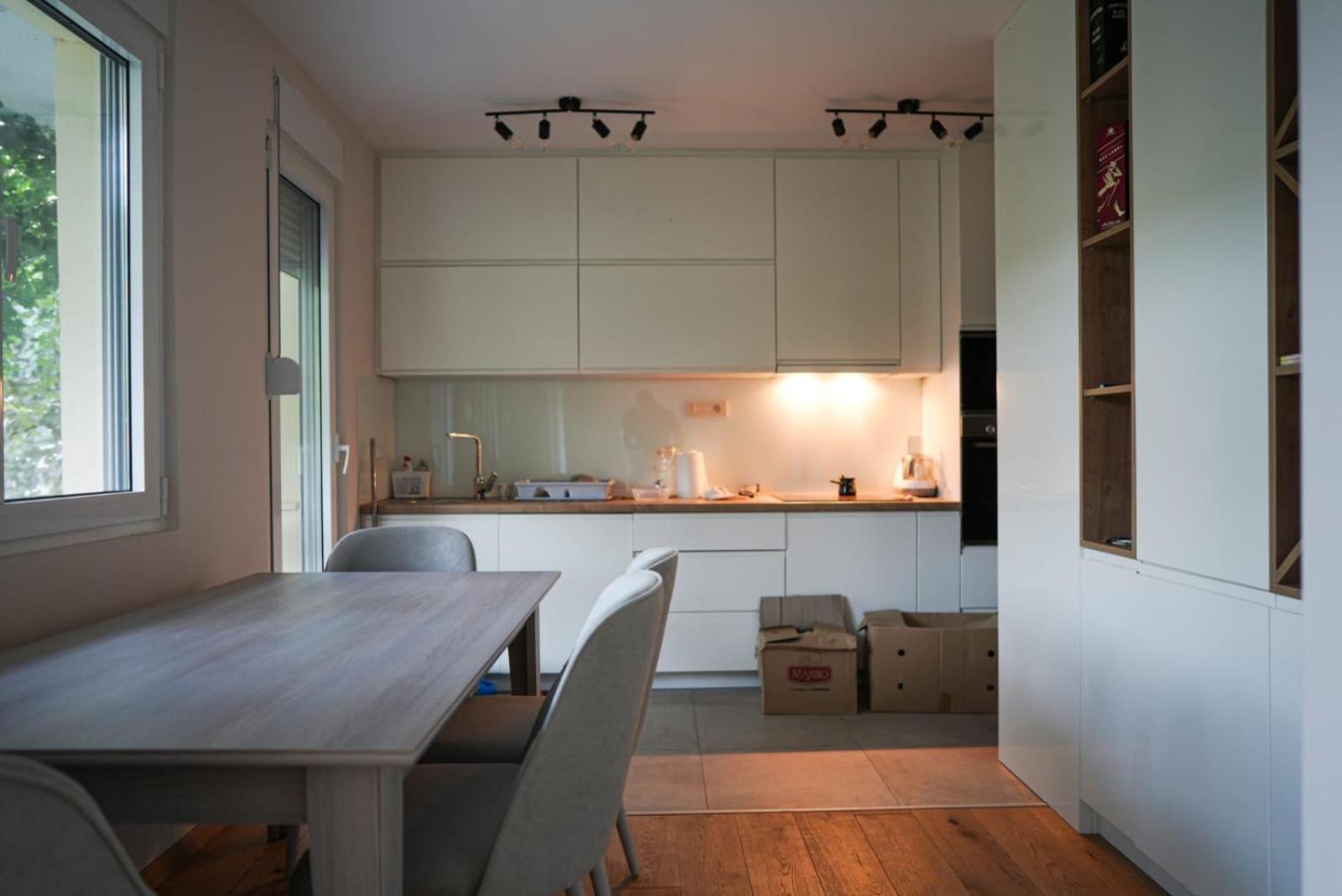 Sunshine Apartment view 3