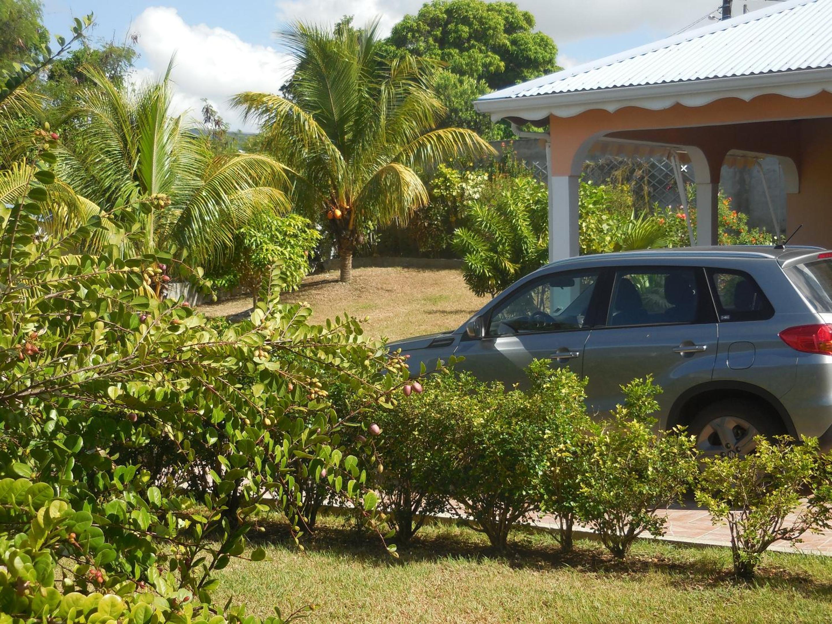 Maison charmante à Sainte-Anne avec jardin clôturé