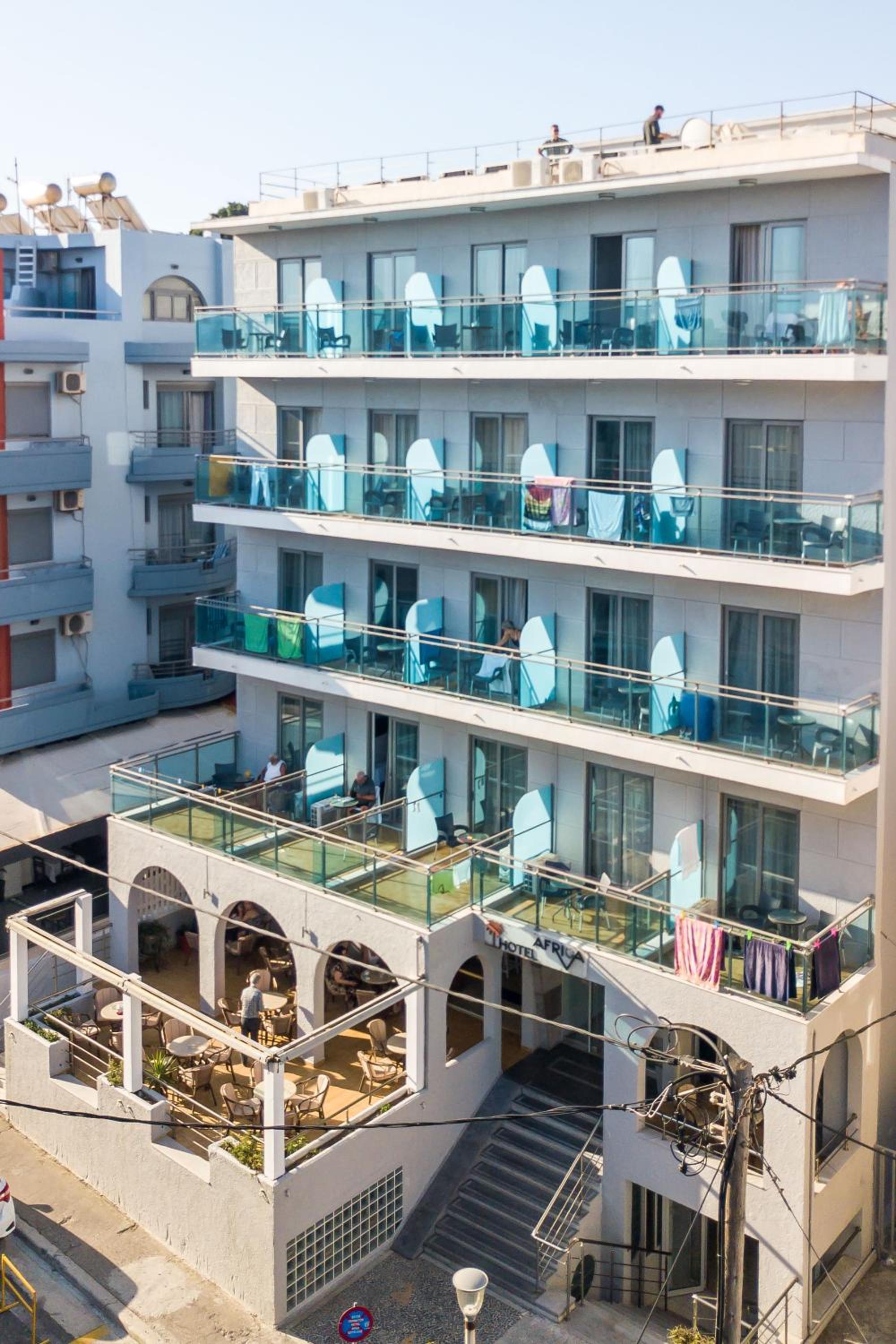 Hotel Africa - Image 1