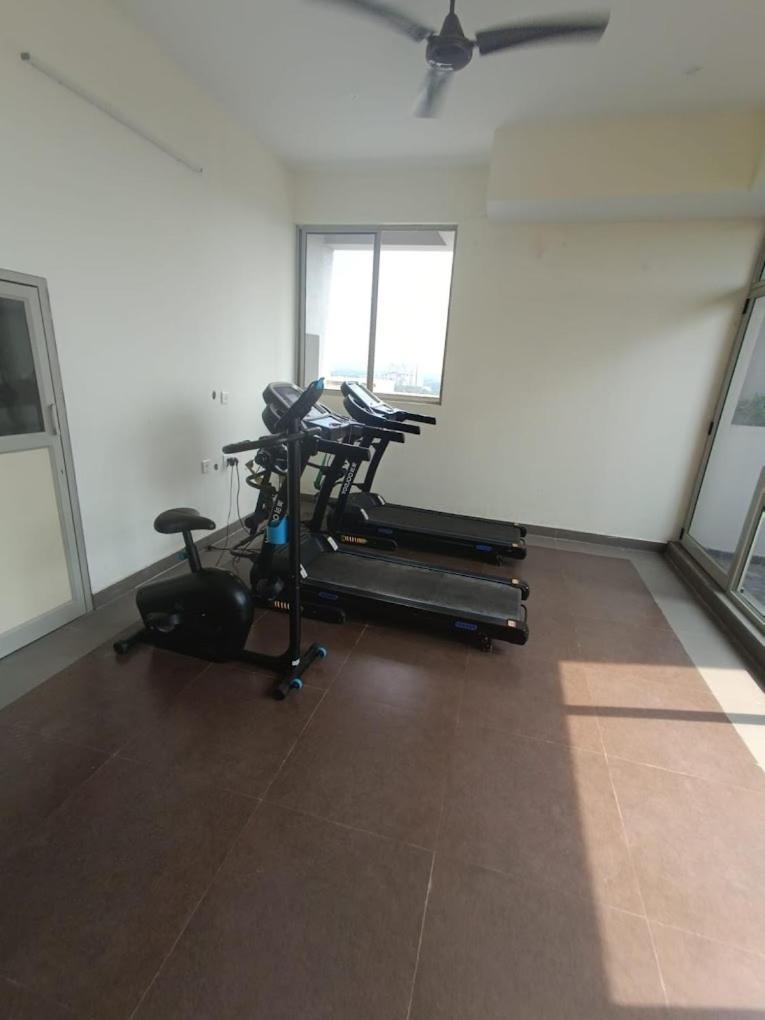3BR SilverSquare Fully Furnished AC Flat near Lisie Hospital view 5