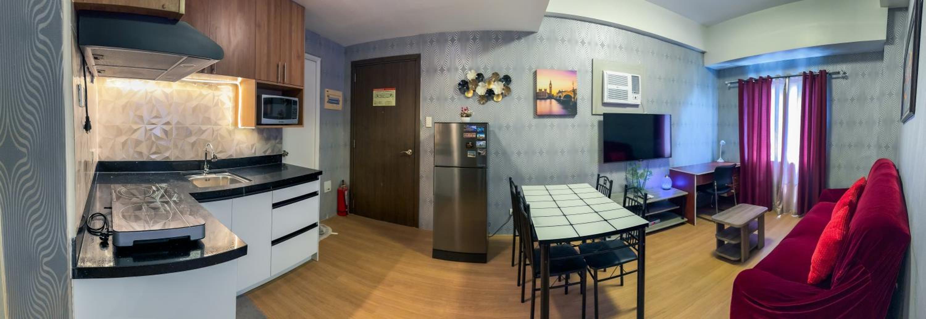 THE LOOP 2br fully furnished corner unit w balcony view 4