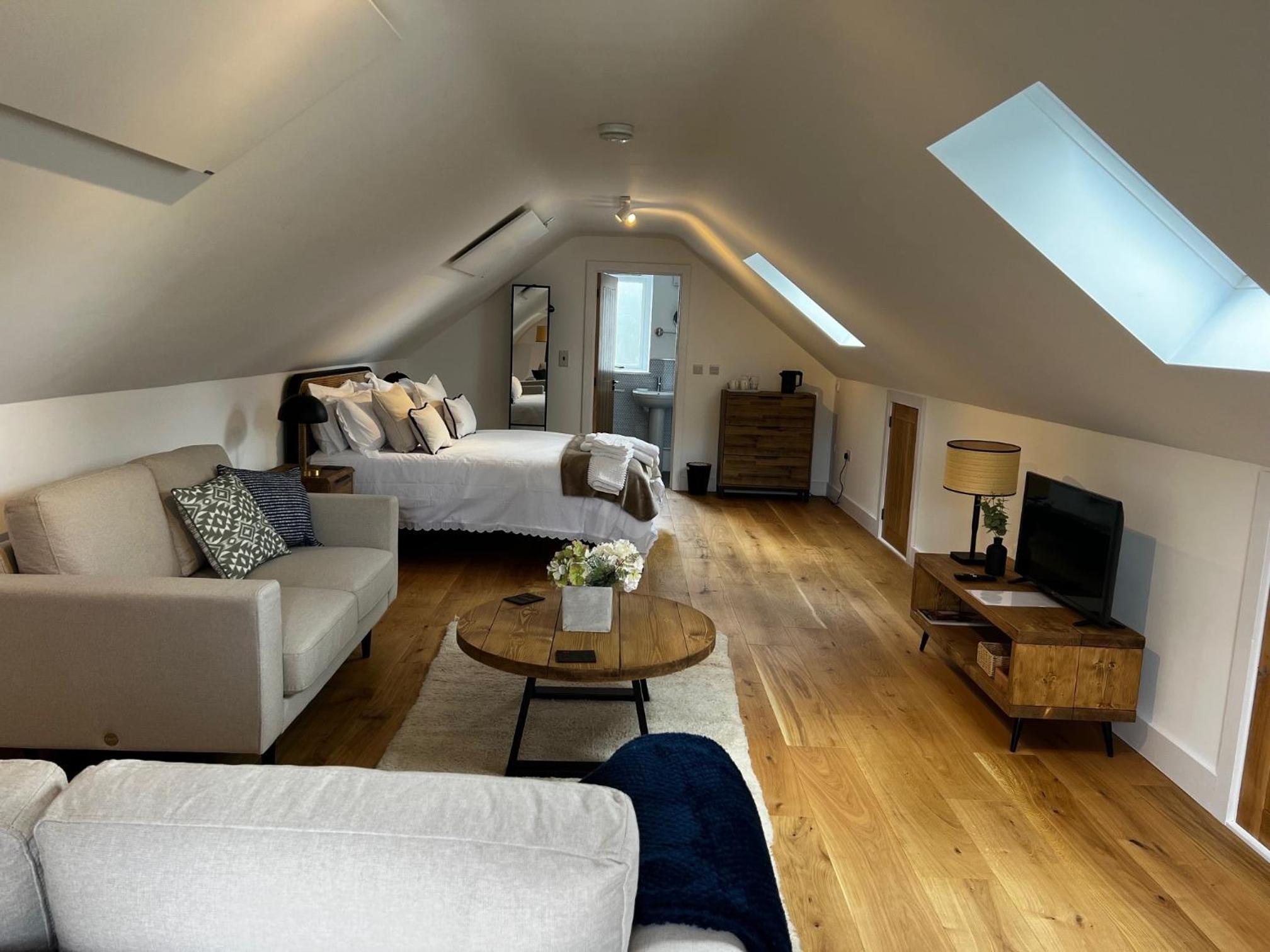Studio-King Bed-Wye Valley Views view 2