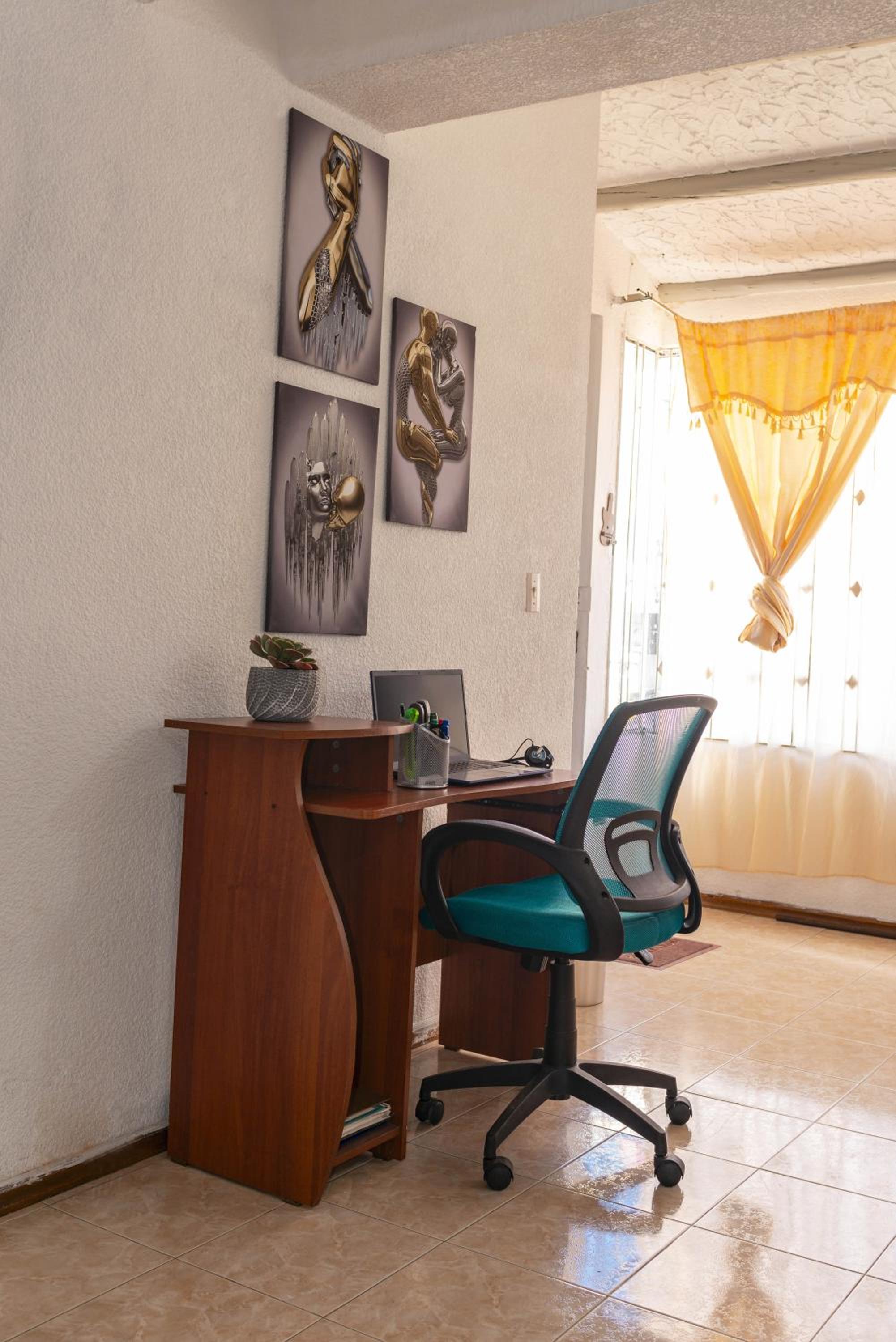 Casa con ambiente familiar, amplia, en excelente ubicación