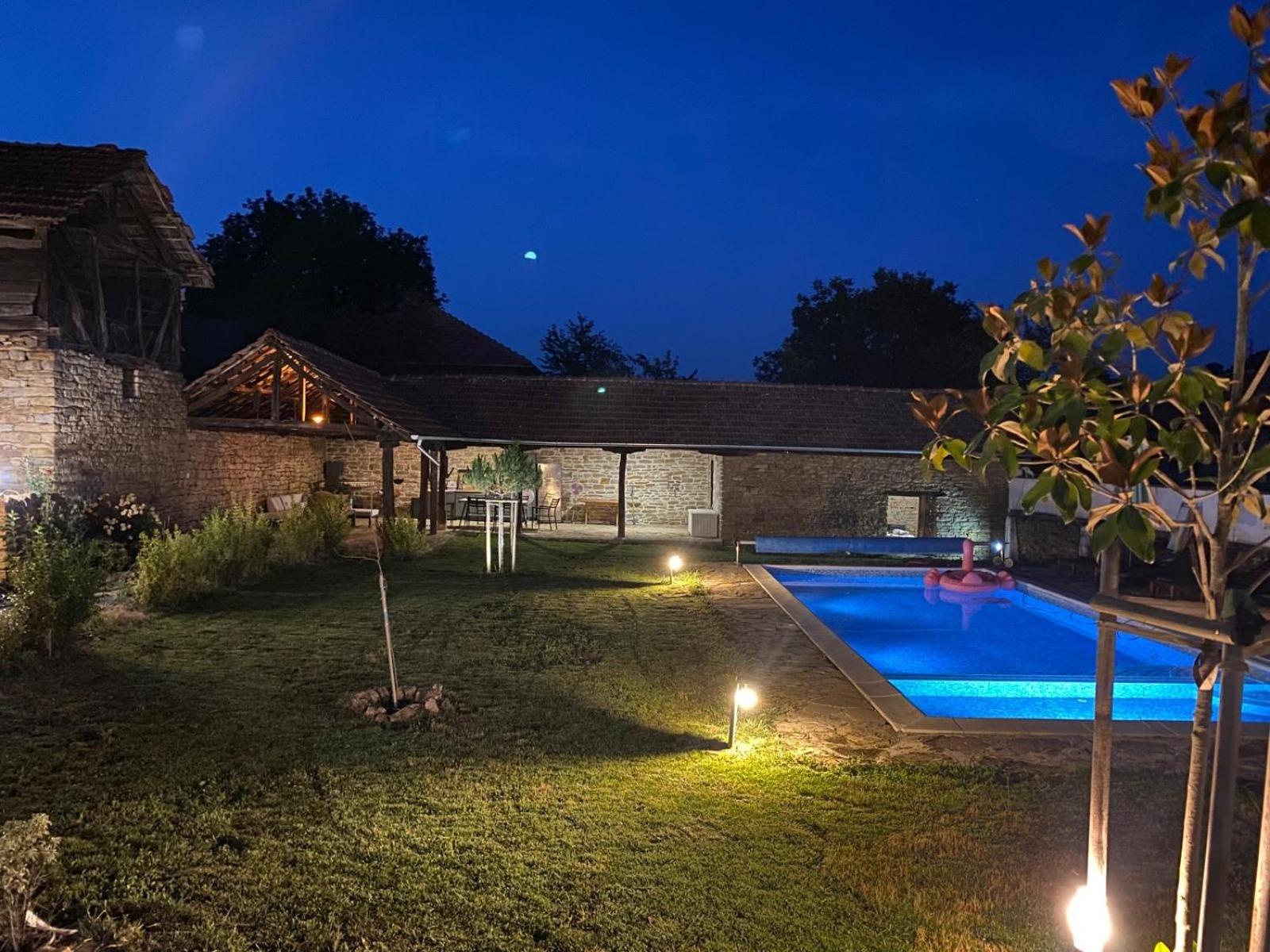 Chez le Colonel Pool House