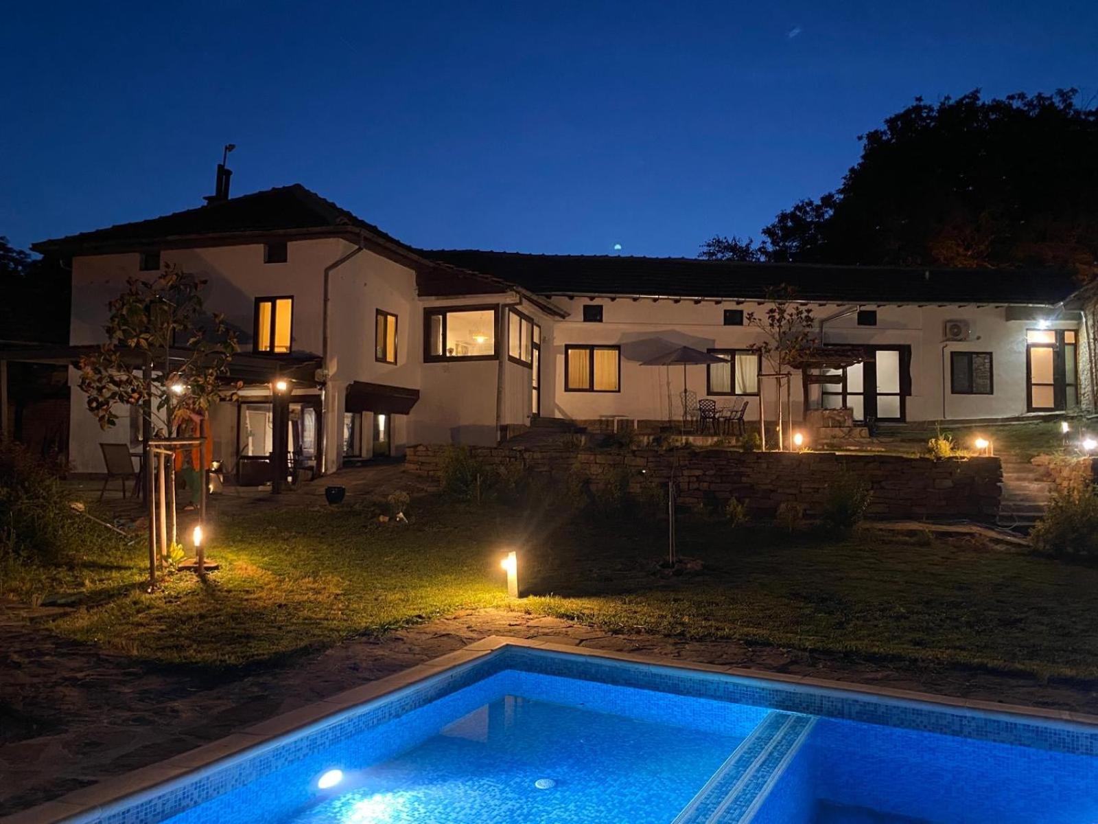 Chez le Colonel Pool House
