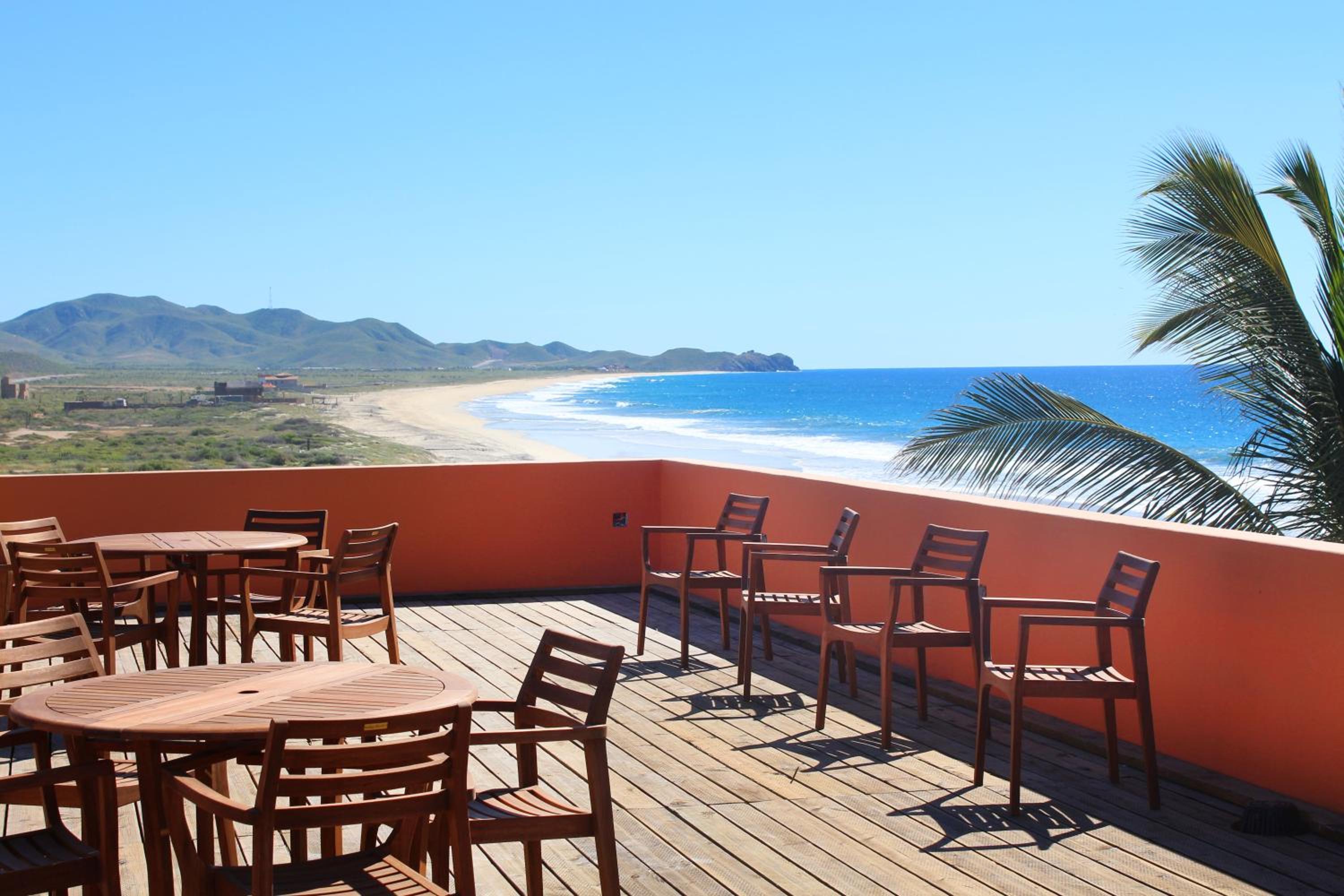 Cerritos Beach Inn