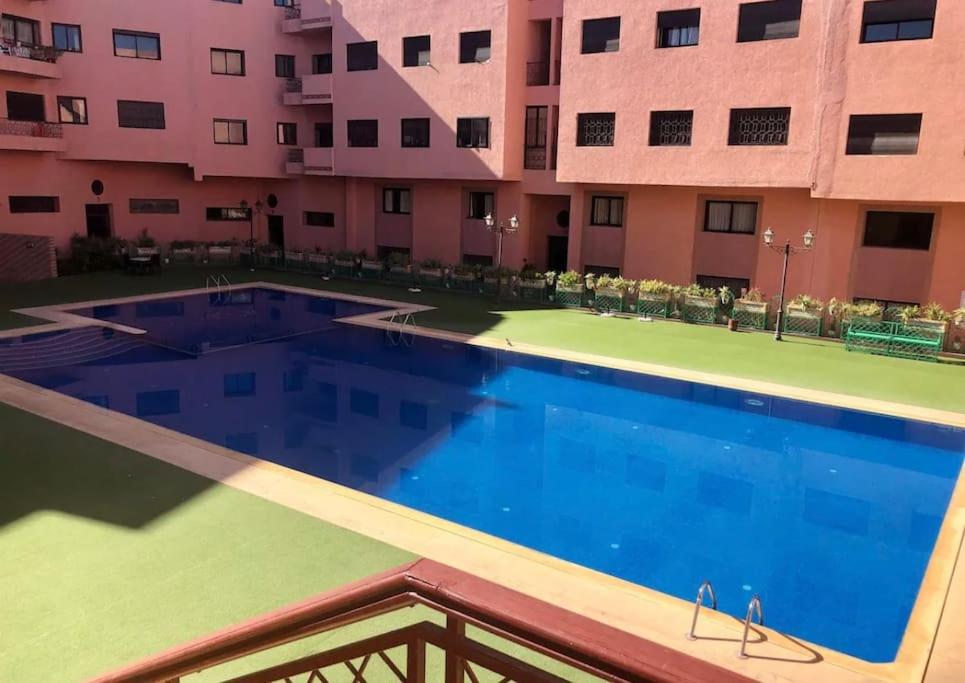Bel Appart, très bien situé, avec piscine, Wifi, Clim, Parking view 4
