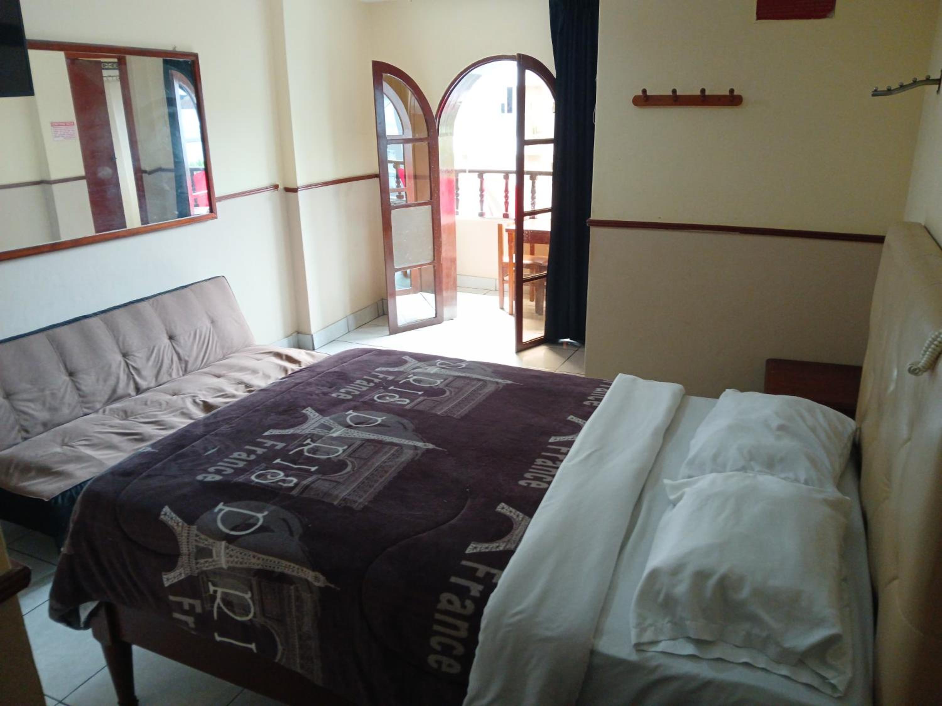 Photo 10