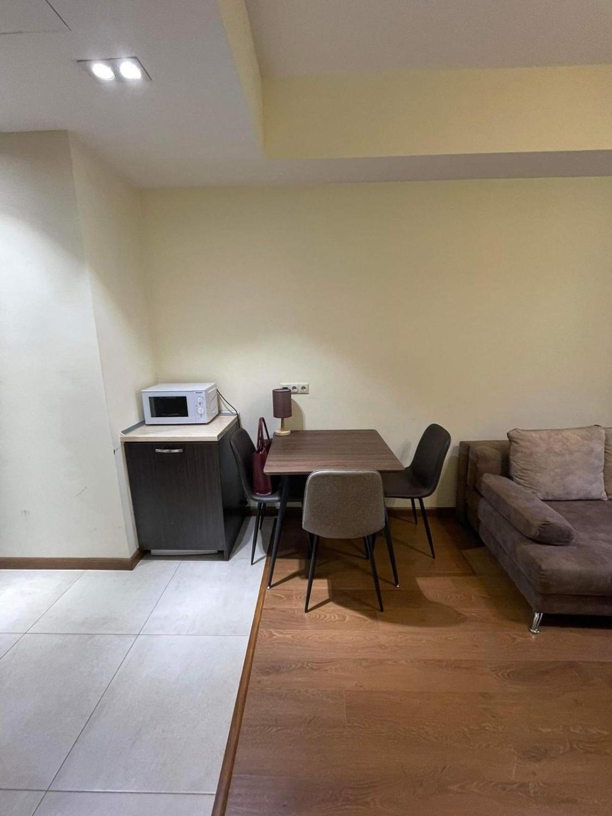 LUXUARY Studio with Balcony ,Buzand Street 17