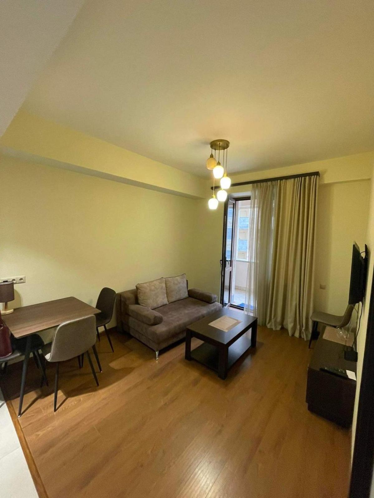 LUXUARY Studio with Balcony ,Buzand Street 17
