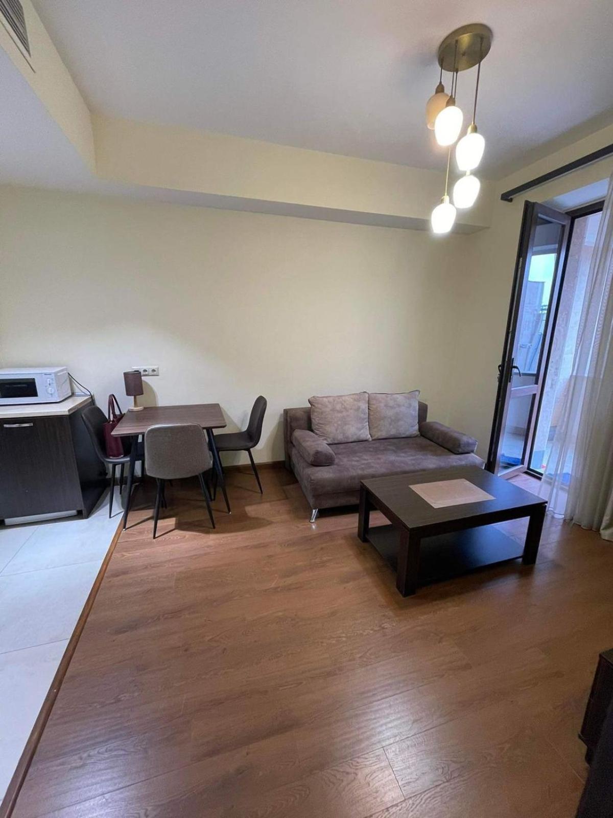 LUXUARY Studio with Balcony ,Buzand Street 17