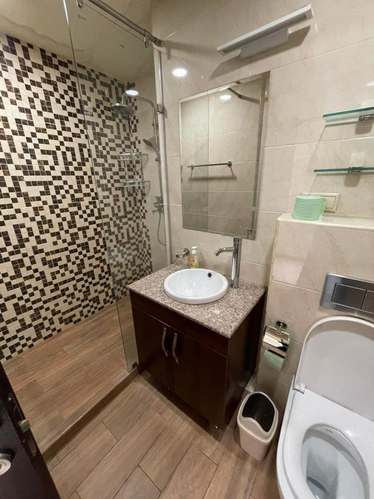 LUXUARY Studio with Balcony ,Buzand Street 17