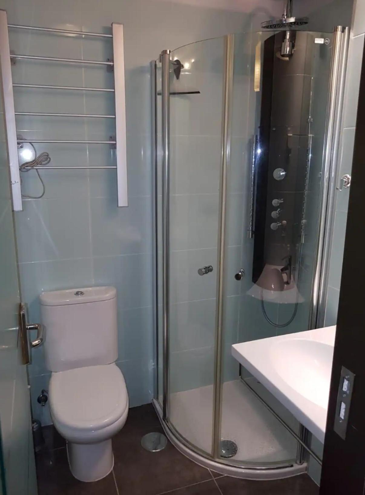 Luxe appartement met 3 ensuite badkamers, terras met zicht, privé parkeren en diverse zwembaden photo 5